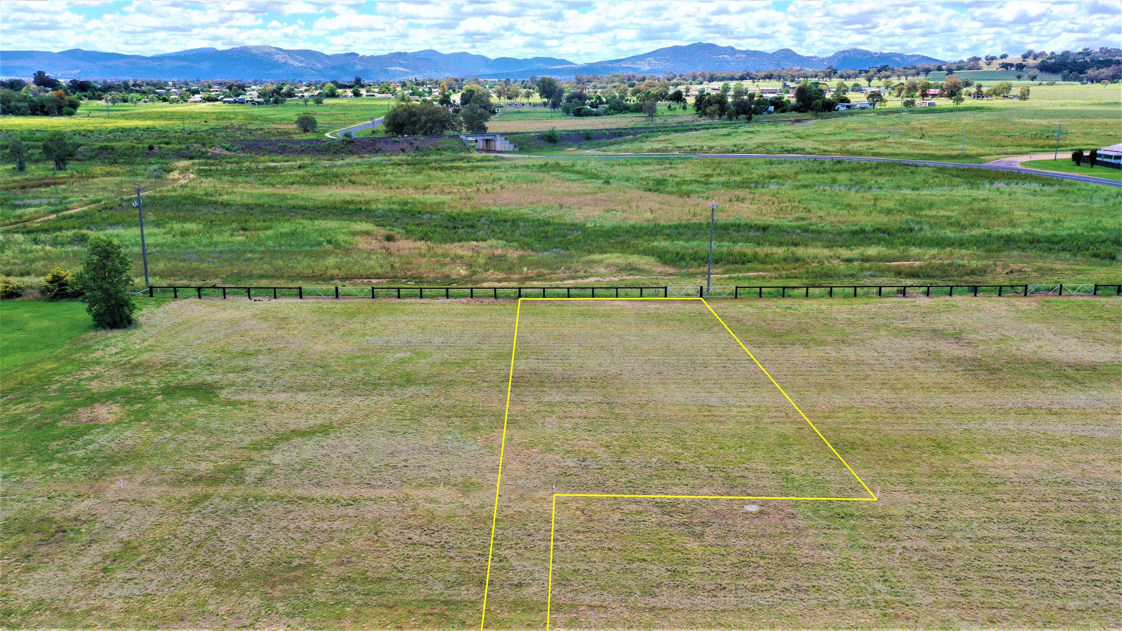 27 Robey Avenue, Quirindi NSW 2343, Quirindi - Thumbnail 2