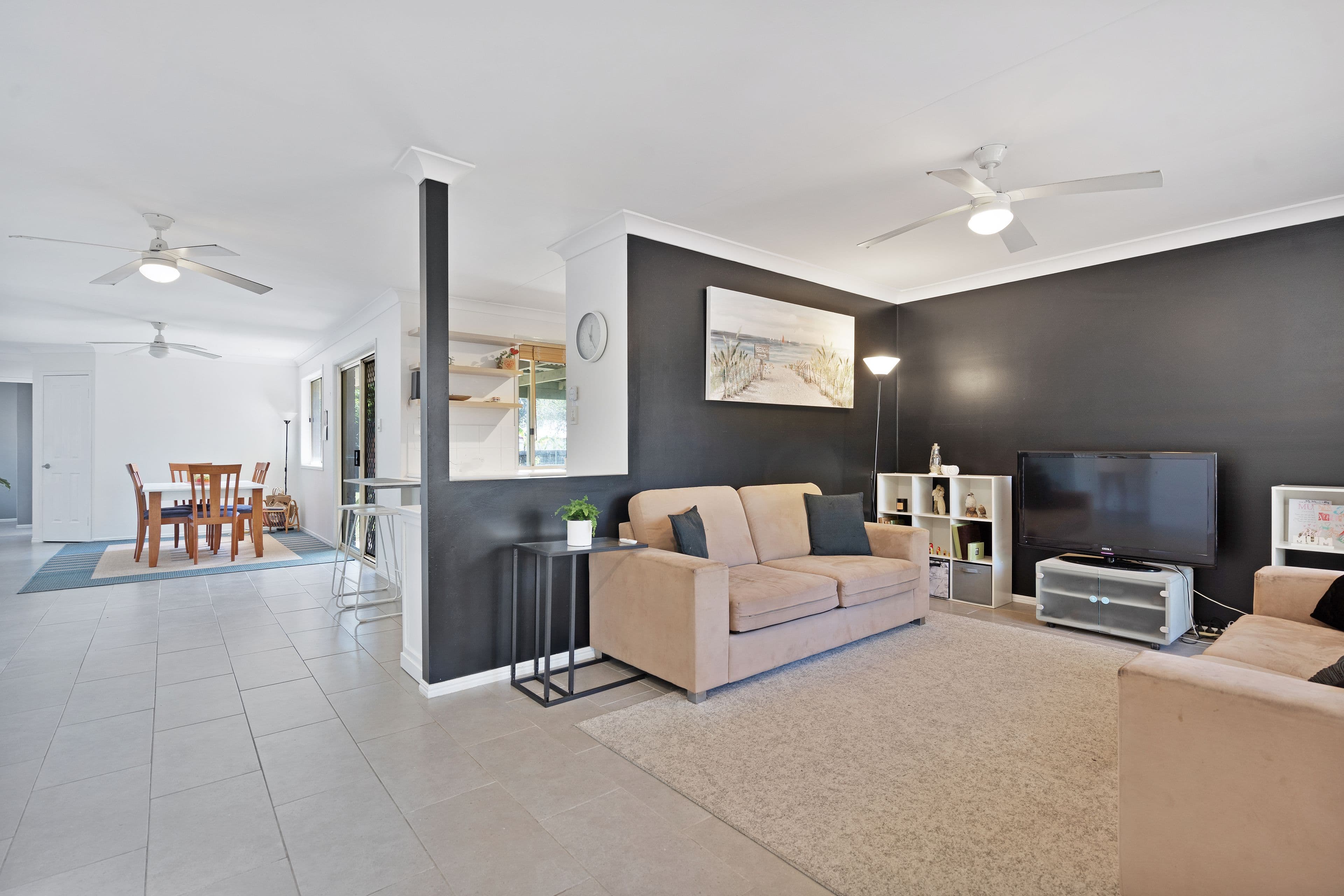 10 Smout Court, Sandstone Point QLD 4511, Sandstone Point - Thumbnail 4