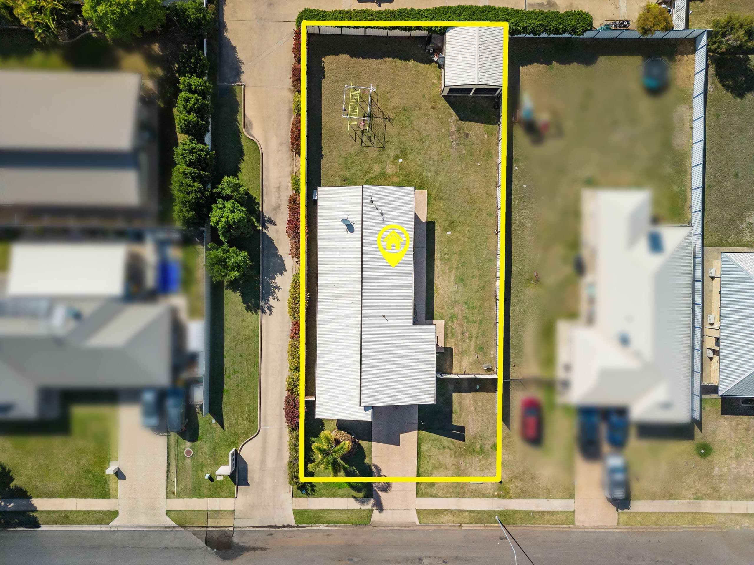 8 Guy Street, Emerald QLD 4720, Emerald - Thumbnail 2