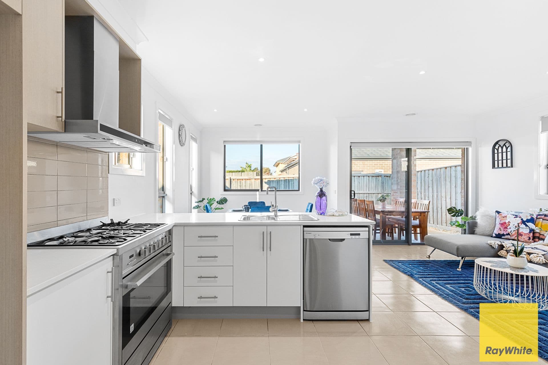 9 Halycon Street, Point Cook VIC 3030, Point Cook - Thumbnail 5
