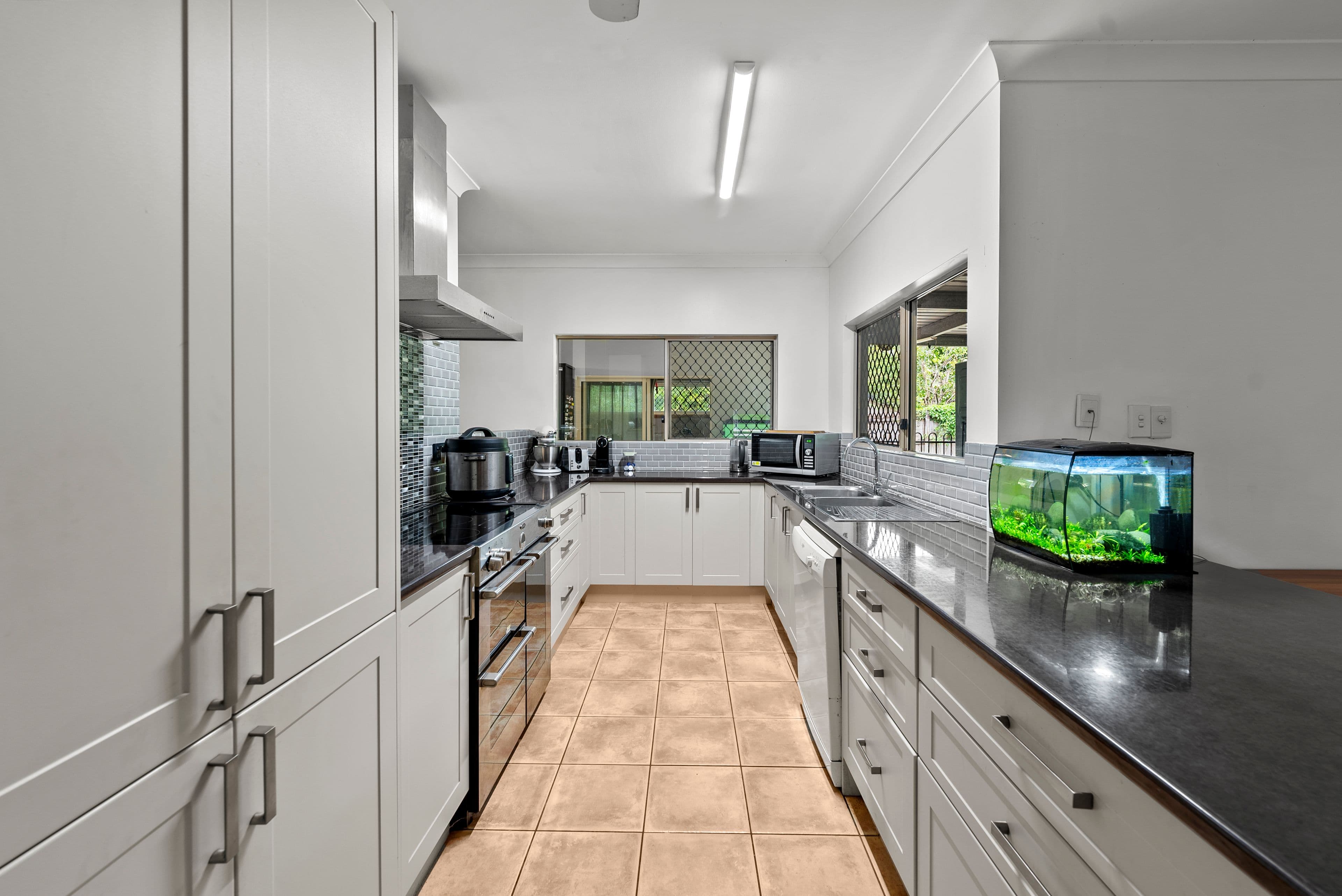 2 Zebrina Street, Redlynch QLD 4870, Redlynch - Thumbnail 3
