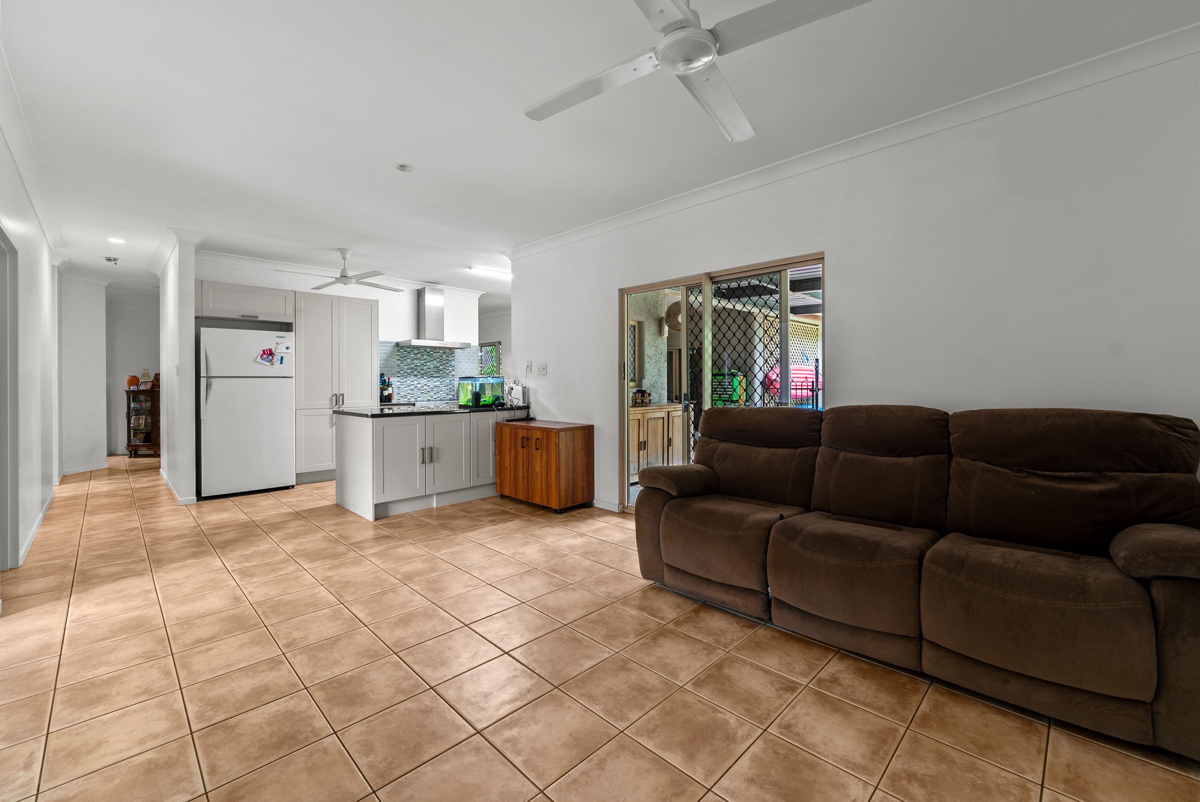 2 Zebrina Street, Redlynch QLD 4870, Redlynch - Thumbnail 5