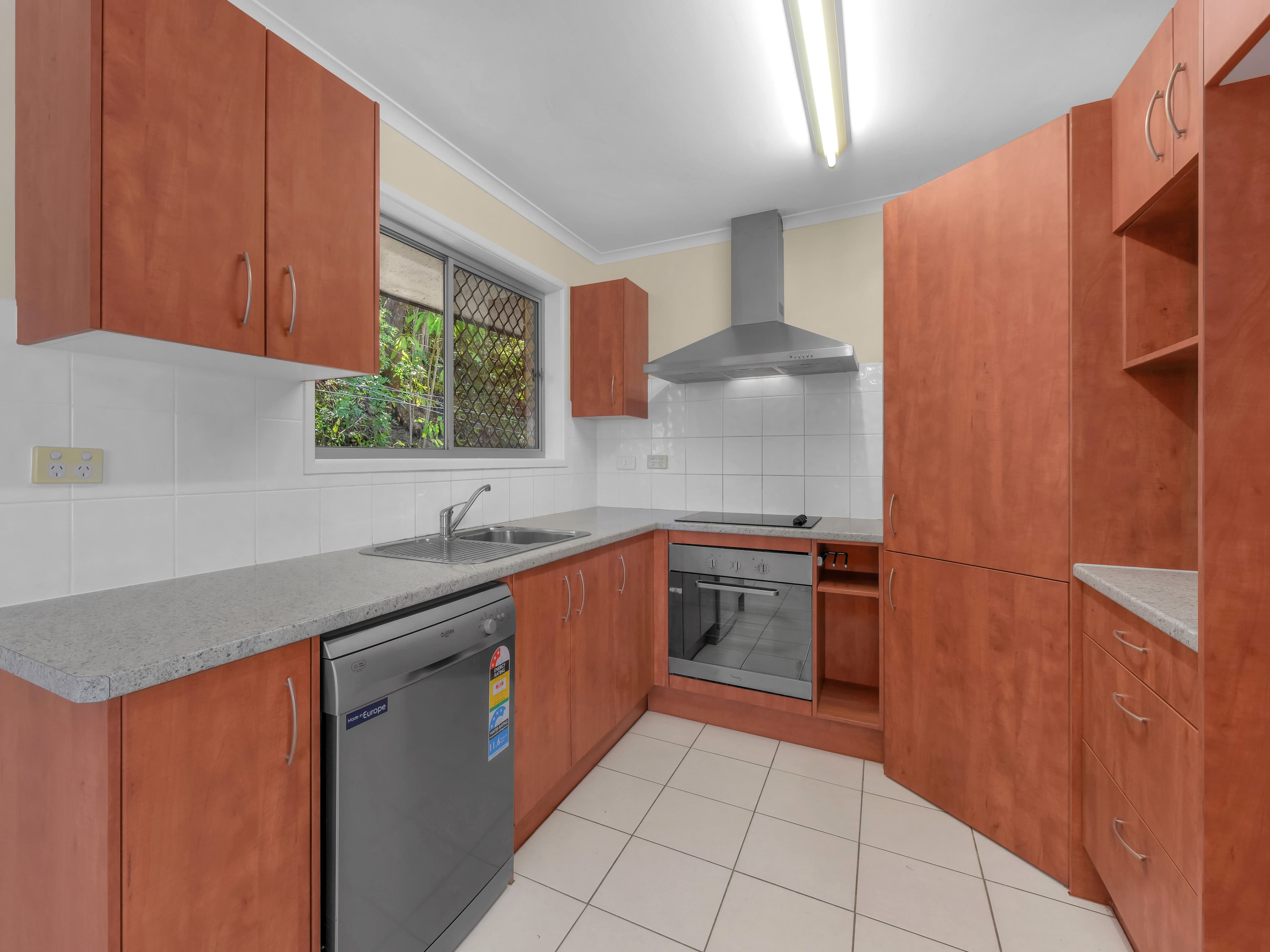 42 Oberon Street, Morningside QLD 4170, Morningside - Thumbnail 2