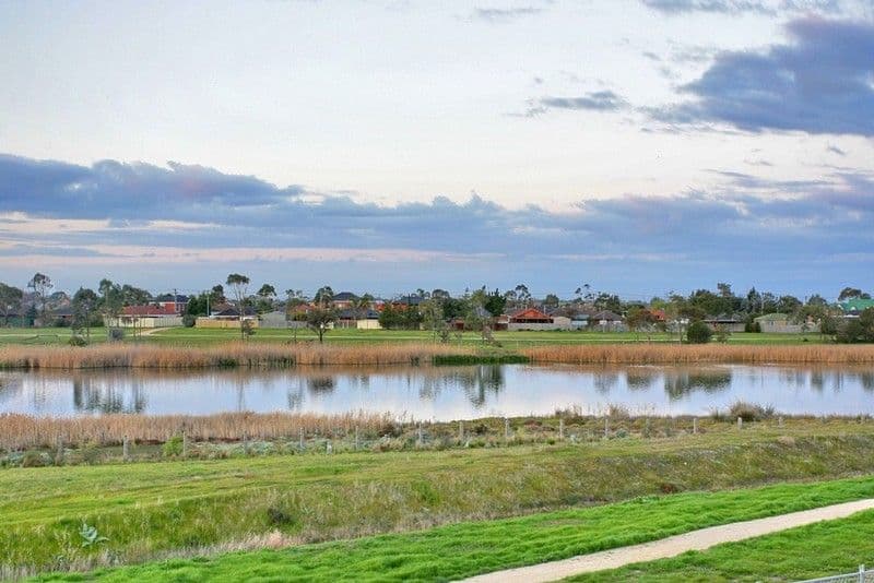 11 Williams Bay Walk, WERRIBEE VIC 3030, Werribee - Thumbnail 7