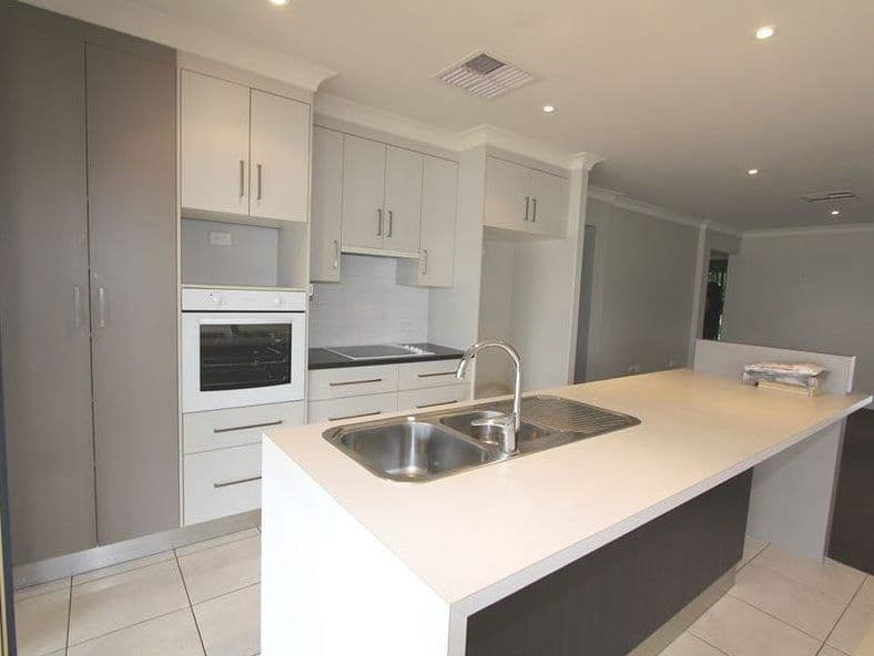 30 Mayfair Drive, Emerald QLD 4720, Emerald - Thumbnail 2