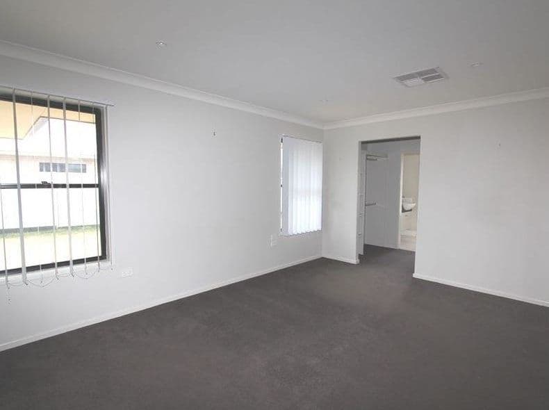 30 Mayfair Drive, Emerald QLD 4720, Emerald - Thumbnail 6