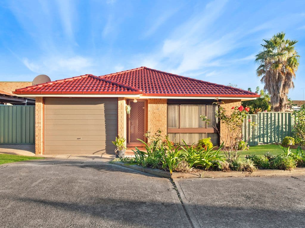 16 Benghazi Street, Bossley Park - Image 1