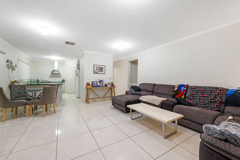113 Wunburra Circle, Pacific Pines QLD 4211, Pacific Pines - Thumbnail 3