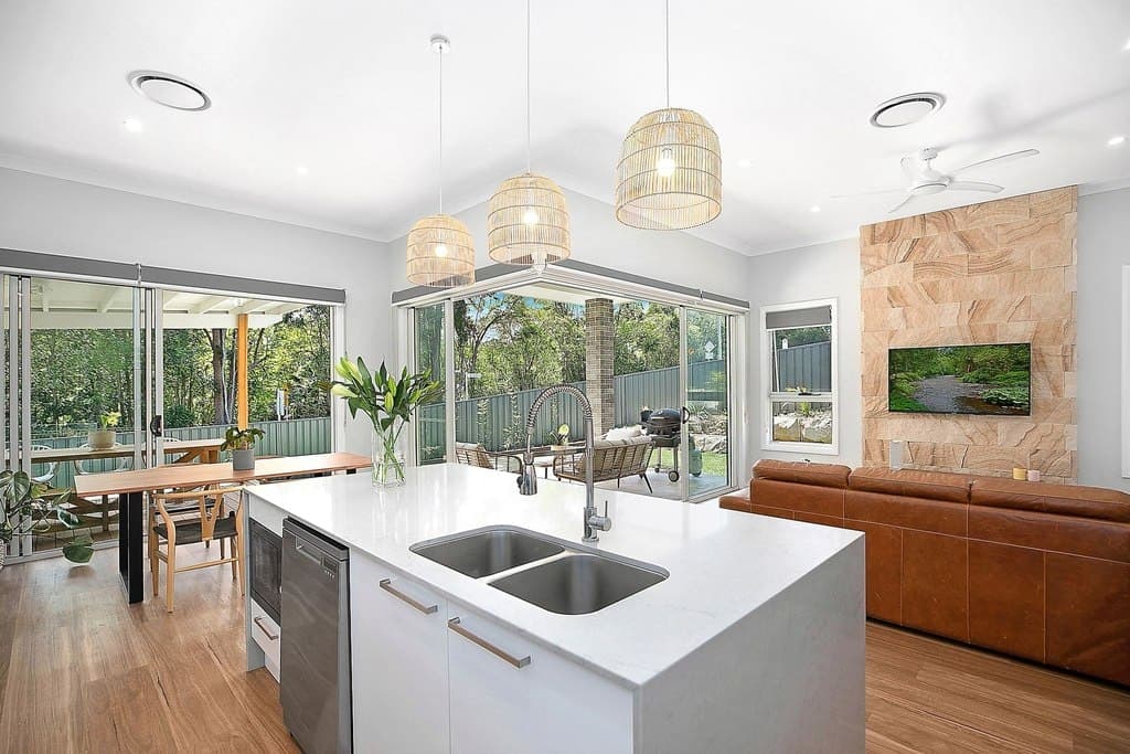 2 Larkswing Place, Berkeley Vale - Thumbnail 2