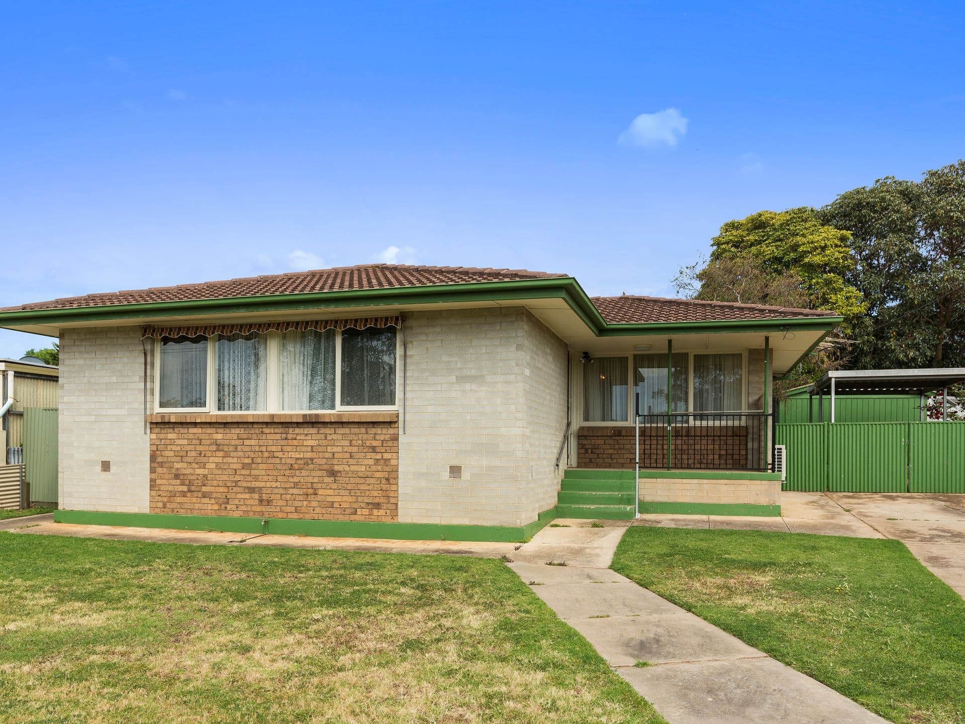 15 Loman Street, Morphett Vale SA 5162, Morphett Vale - Thumbnail 2