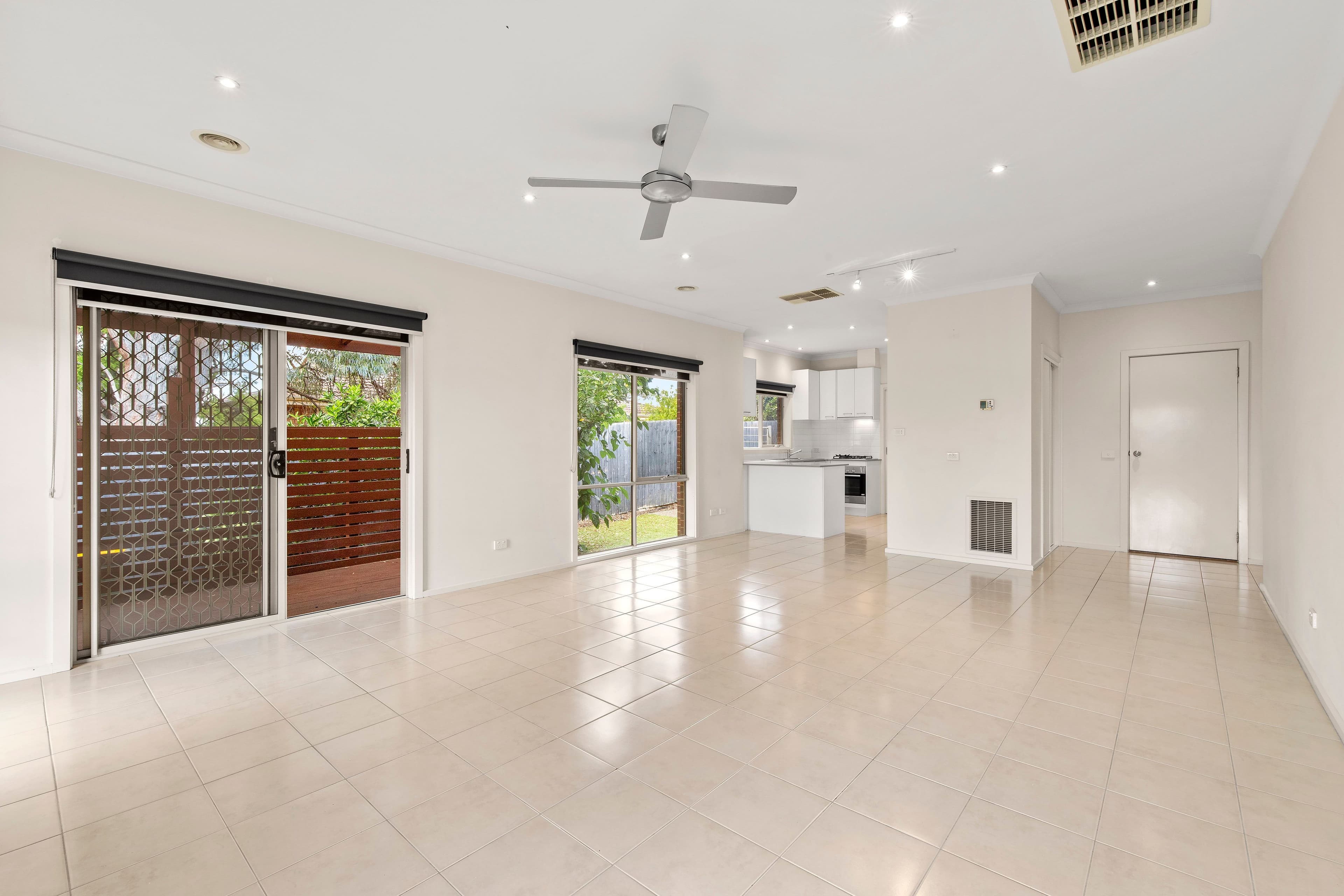 101 Martins Lane, Viewbank VIC 3084, Viewbank - Thumbnail 2