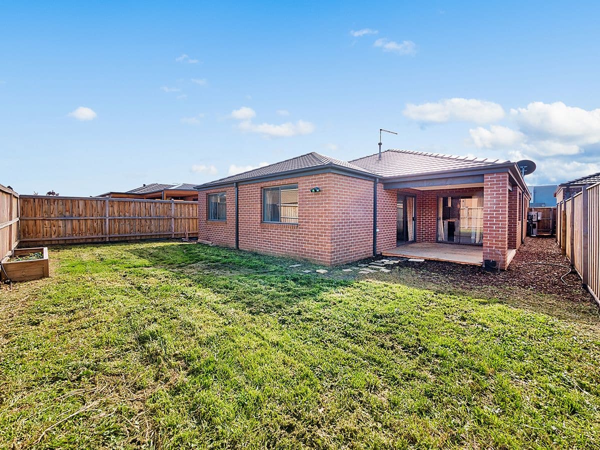 73 Quarters Boulevard, Cranbourne West VIC 3977, Cranbourne West - Thumbnail 6