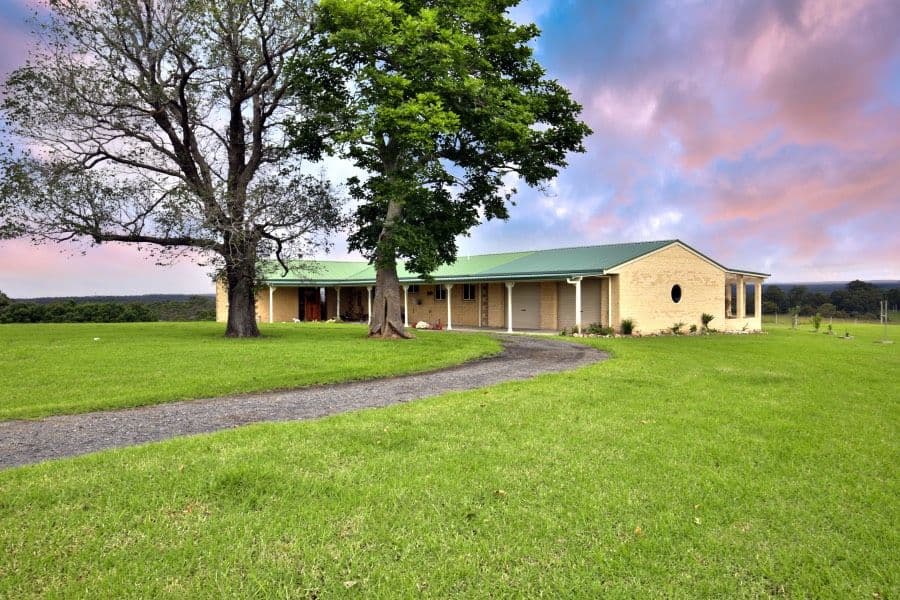 129 Woncor Avenue, Nowra Hill - Image 1