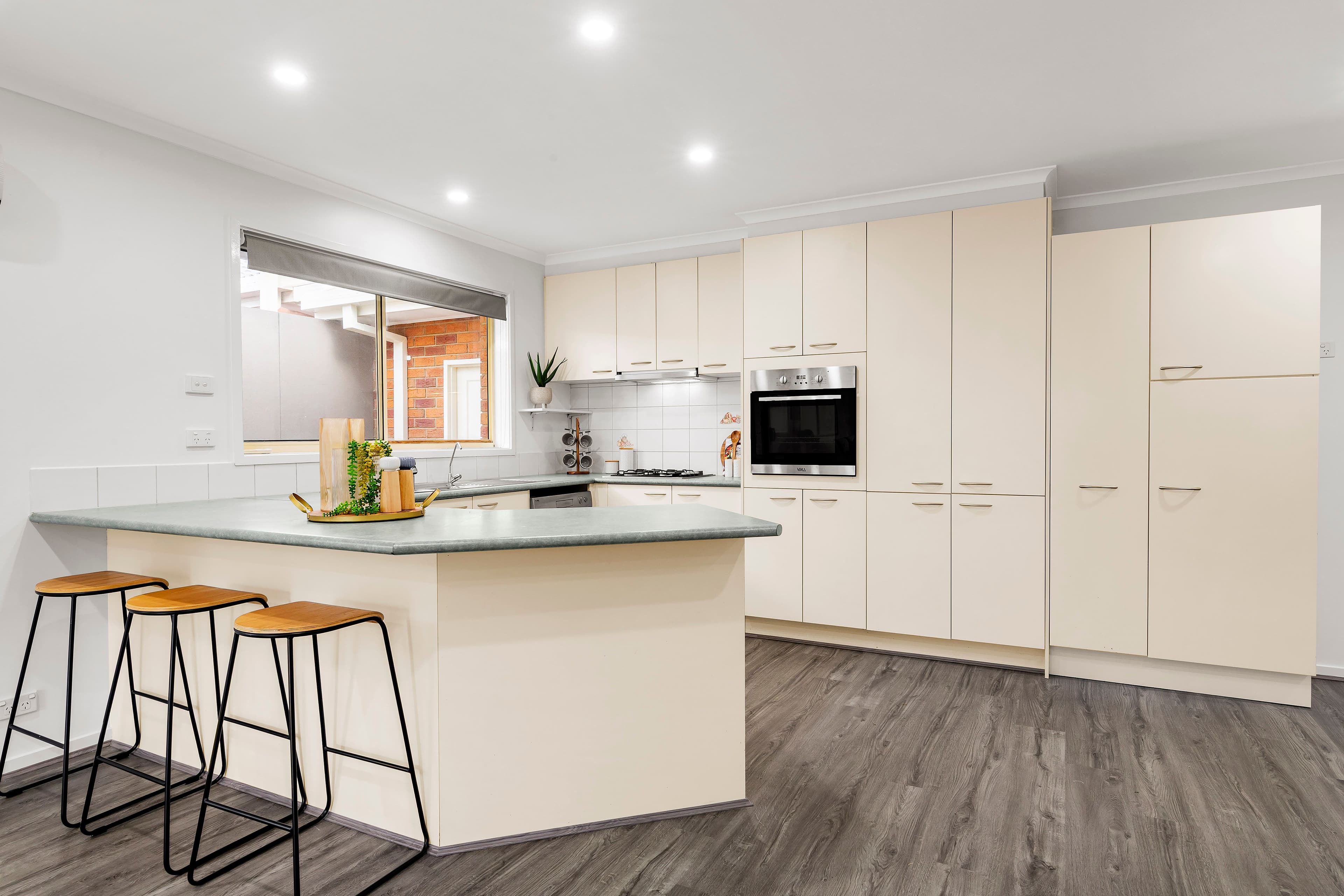 10 Barina Way, Mill Park VIC 3082, Mill Park - Thumbnail 3