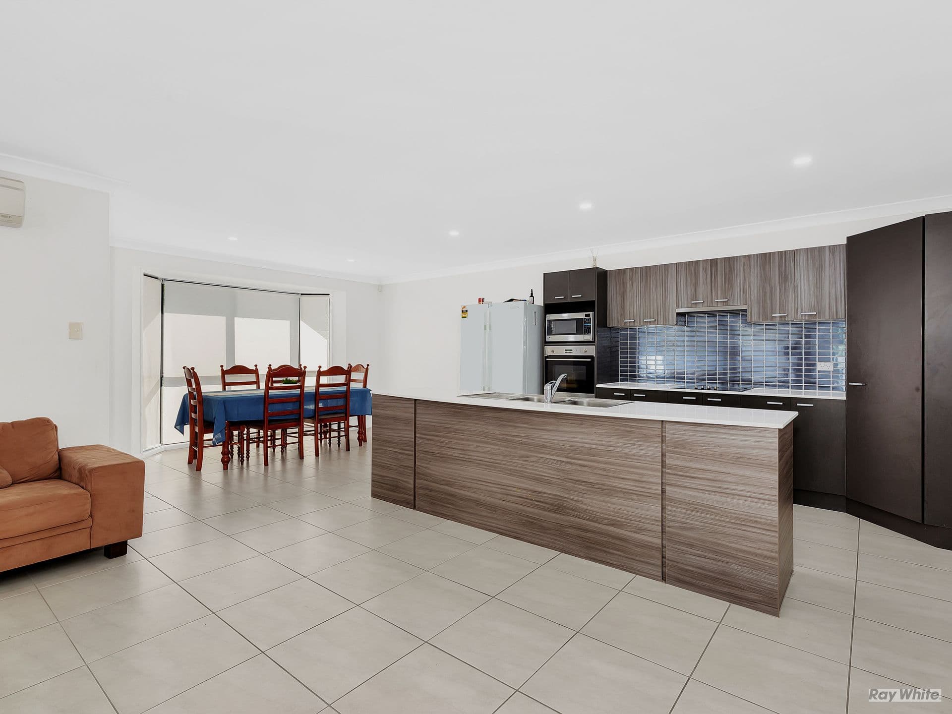 17 Holterman Crescent, Redbank Plains QLD 4301, Redbank Plains - Thumbnail 3