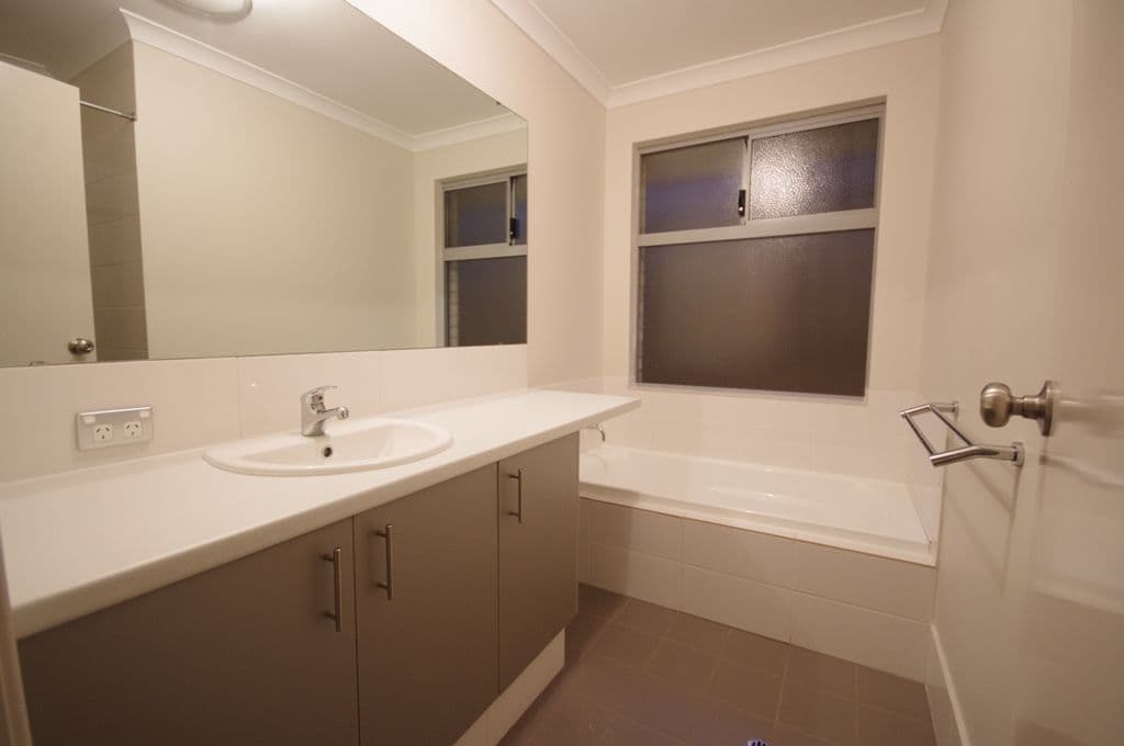 7 Ferrara Way, GIRRAWHEEN WA 6064, Girrawheen - Thumbnail 3