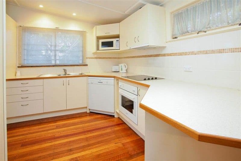 98 Lawn Street, HOLLAND PARK QLD 4121, Holland Park - Thumbnail 2
