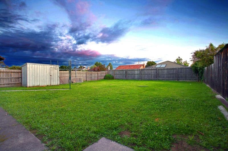 30 Chifley Crescent, DANDENONG NORTH VIC 3175, Dandenong North - Thumbnail 3
