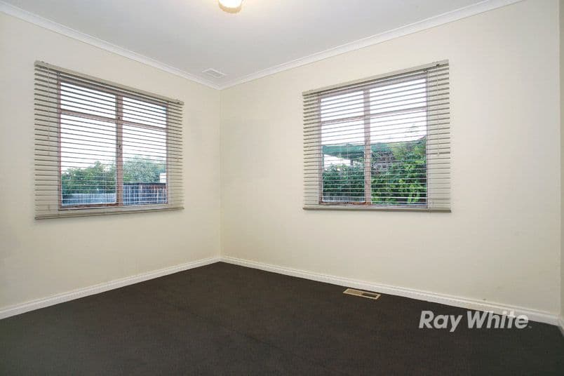 30 Chifley Crescent, DANDENONG NORTH VIC 3175, Dandenong North - Thumbnail 8