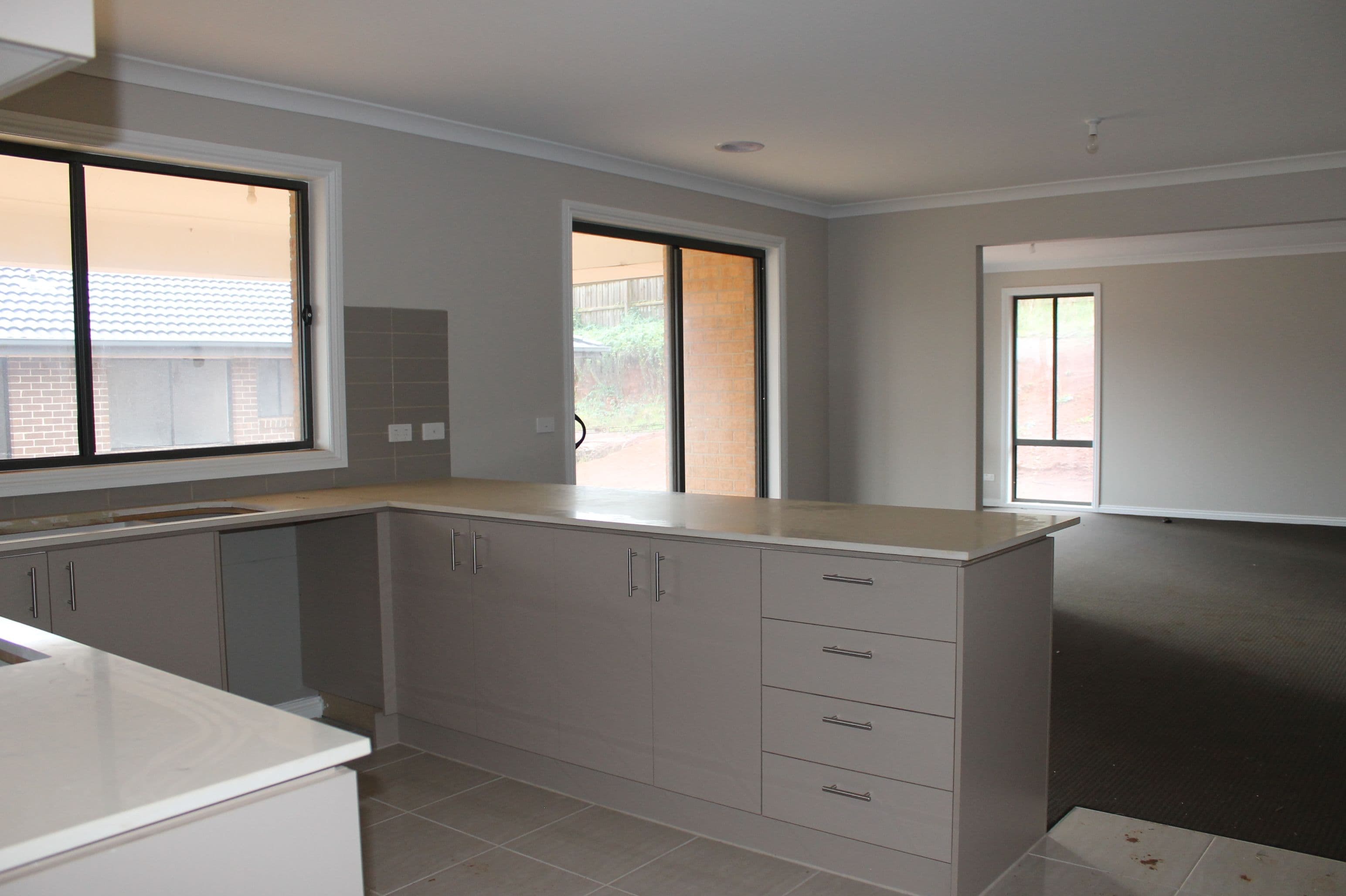 2 Leura Street, Drouin VIC 3818, Drouin - Thumbnail 3