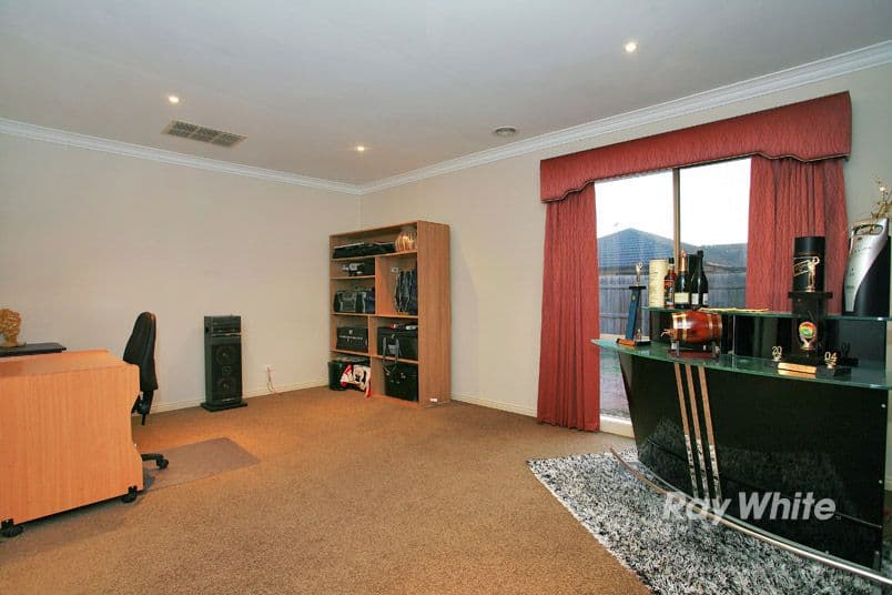 11 Hal Porter Terrace, LYNBROOK VIC 3975, Lynbrook - Thumbnail 4