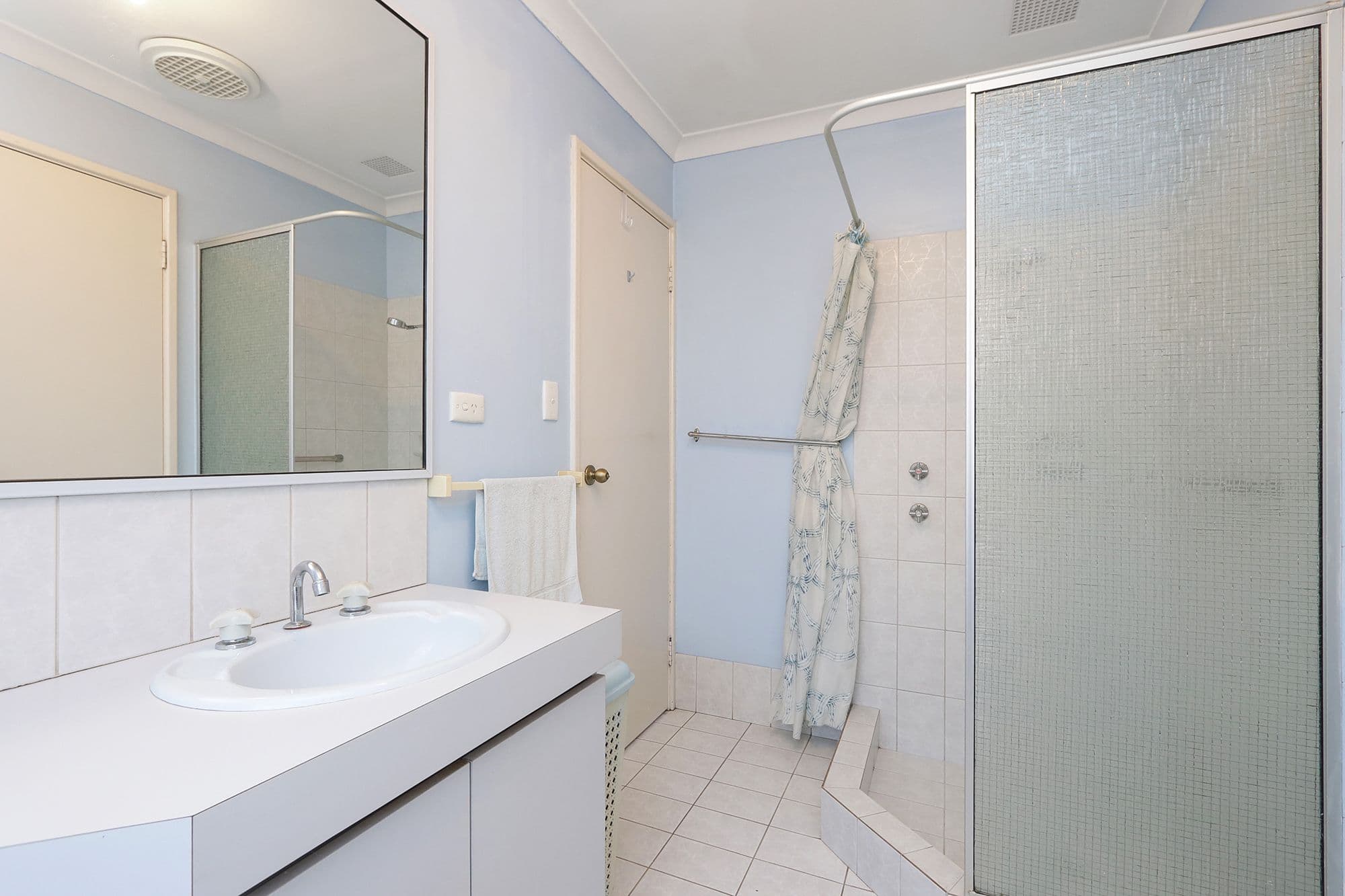 5b Lyneham Place, Bassendean WA 6054, Bassendean - Thumbnail 6