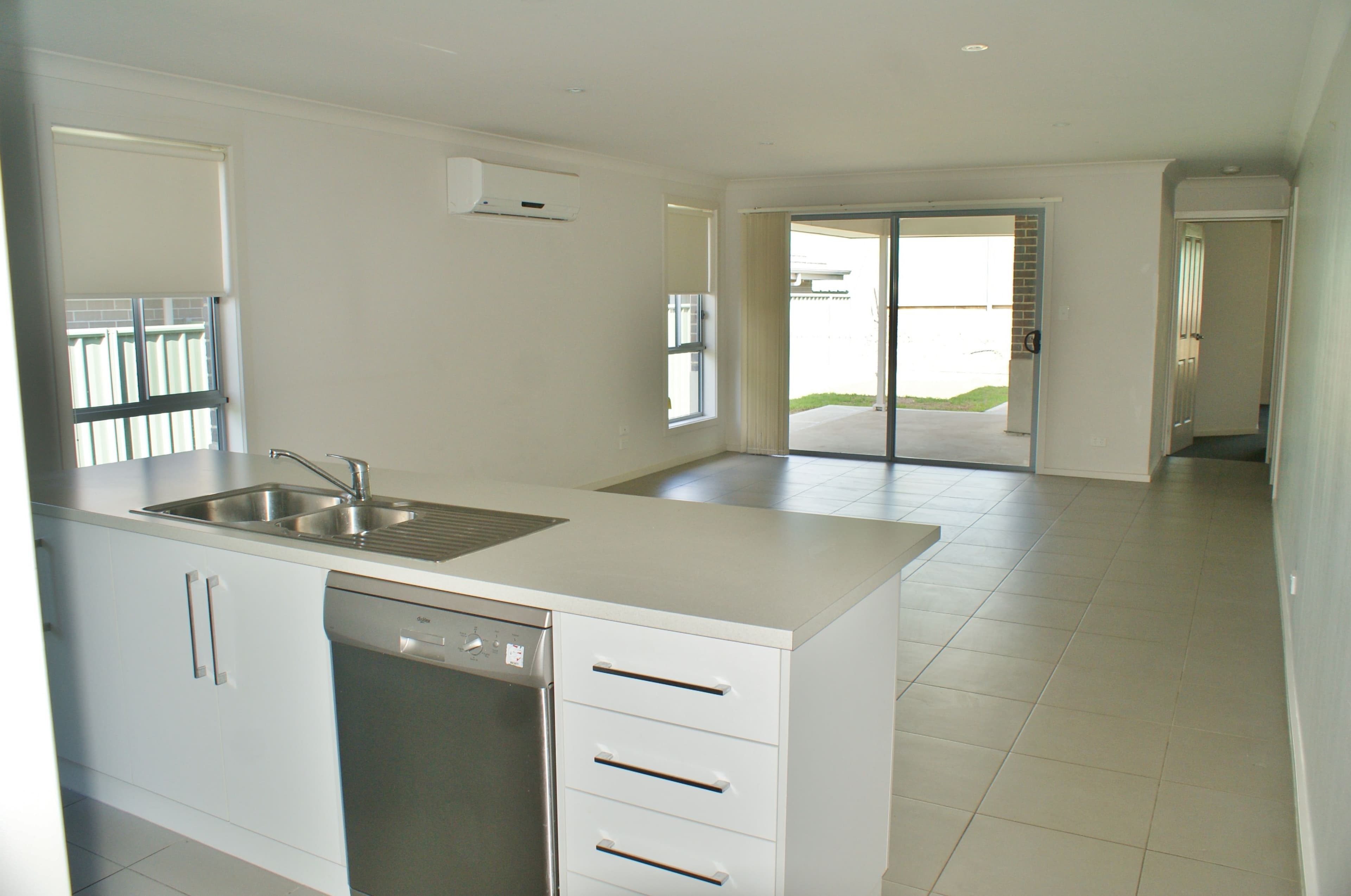 55 Millers Road, Altona - Thumbnail 3