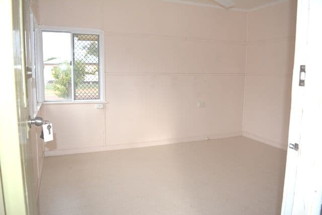 6 Rose Street, Blackall QLD 4472, Blackall - Thumbnail 3
