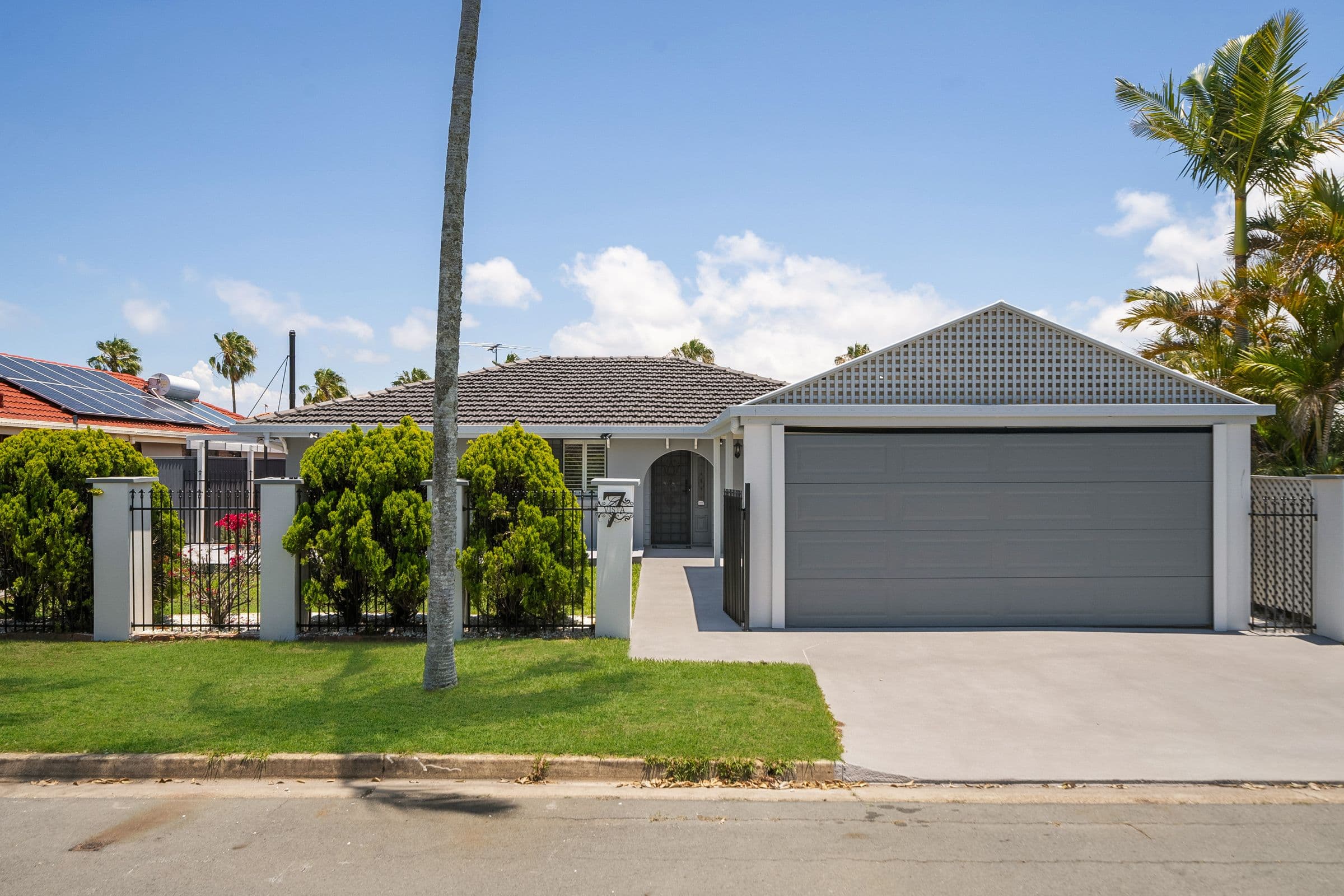 7 Vista Court, Newport QLD 4020, Newport - Image 1