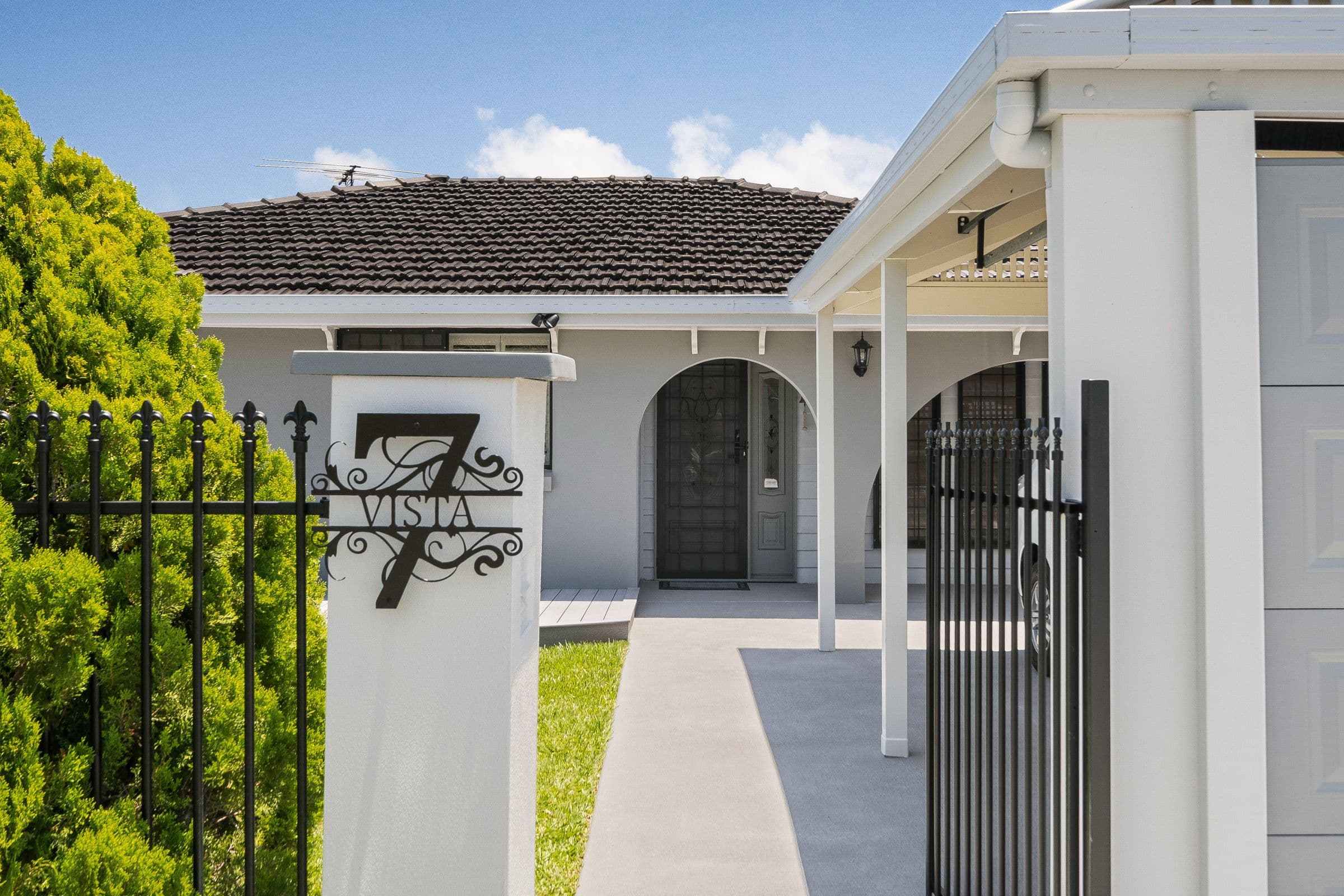 7 Vista Court, Newport QLD 4020, Newport - Thumbnail 2