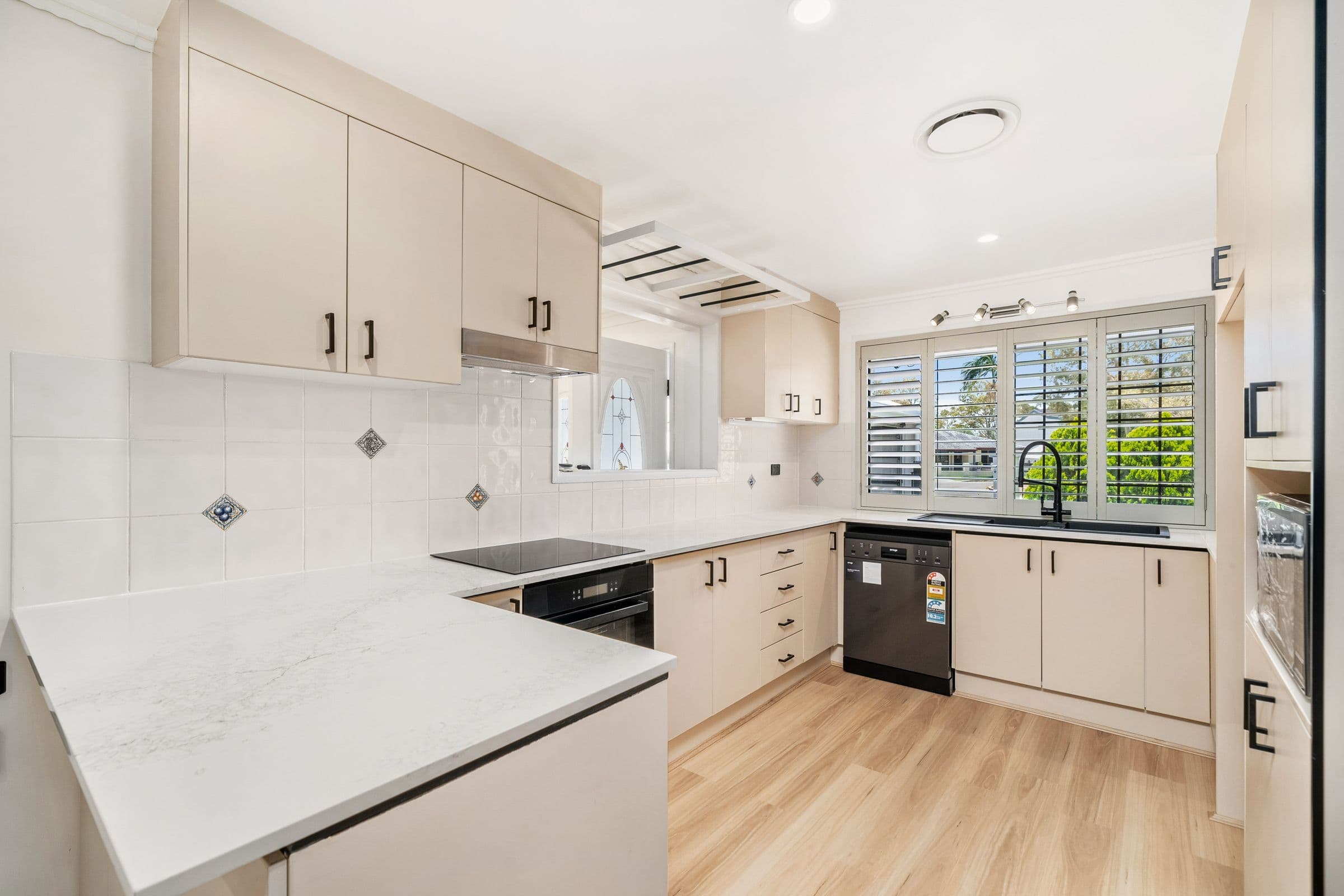 7 Vista Court, Newport QLD 4020, Newport - Thumbnail 7