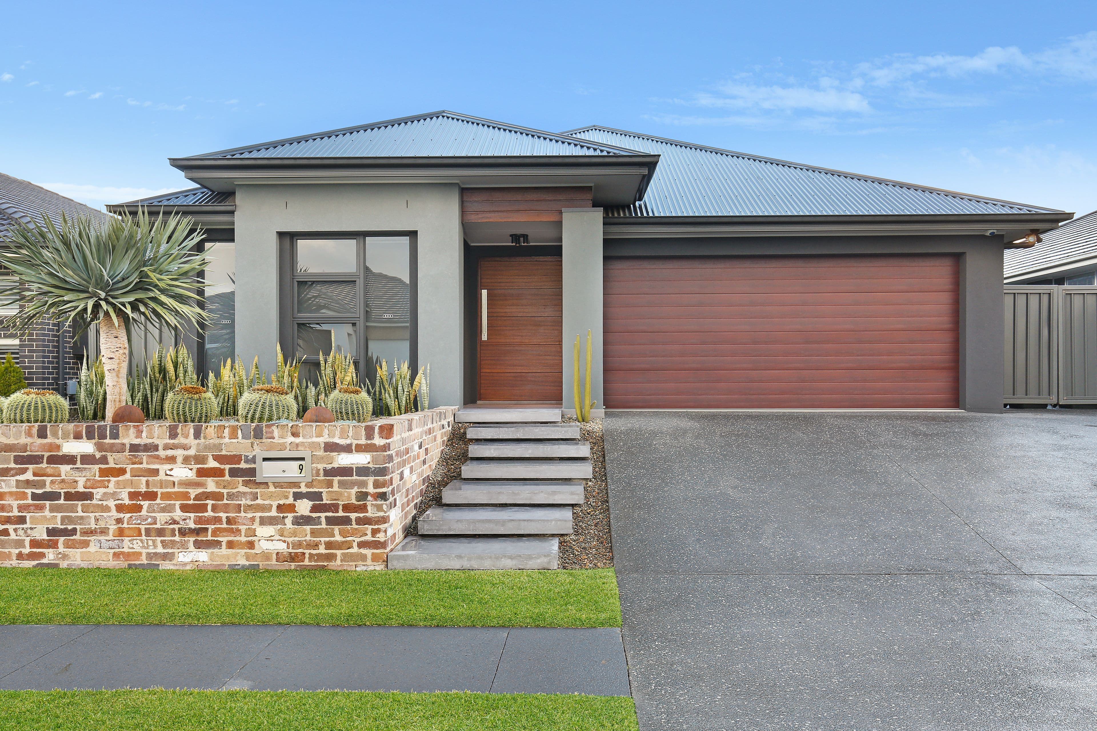 9 Deltaview Avenue, Haywards Bay - Image 1