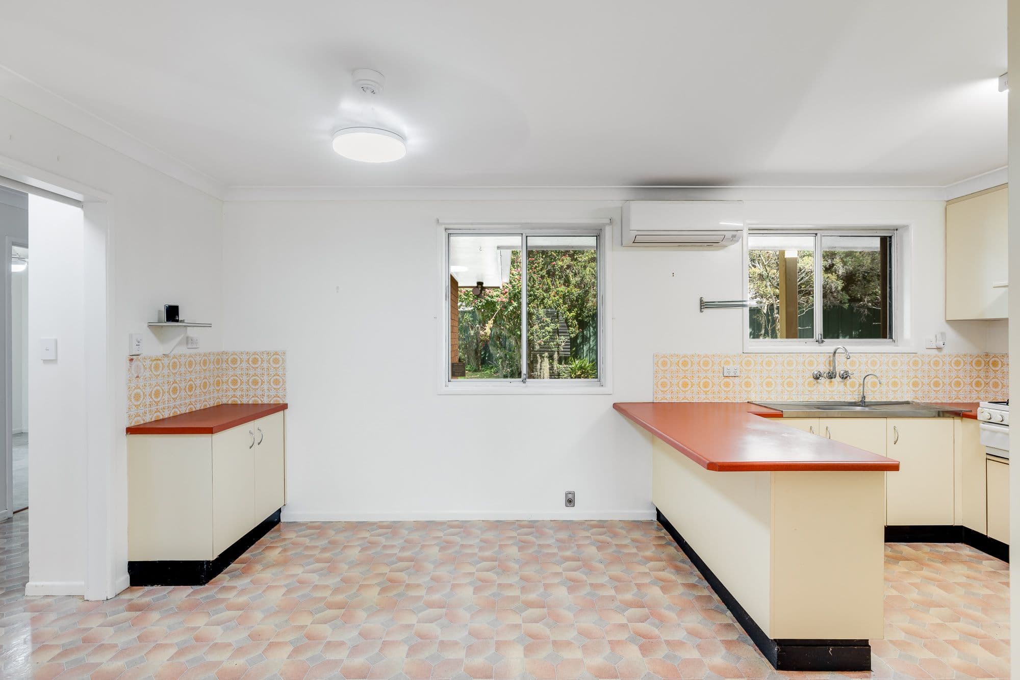 52 Stuart Street, Mount Lofty QLD 4350, Mount Lofty - Thumbnail 6