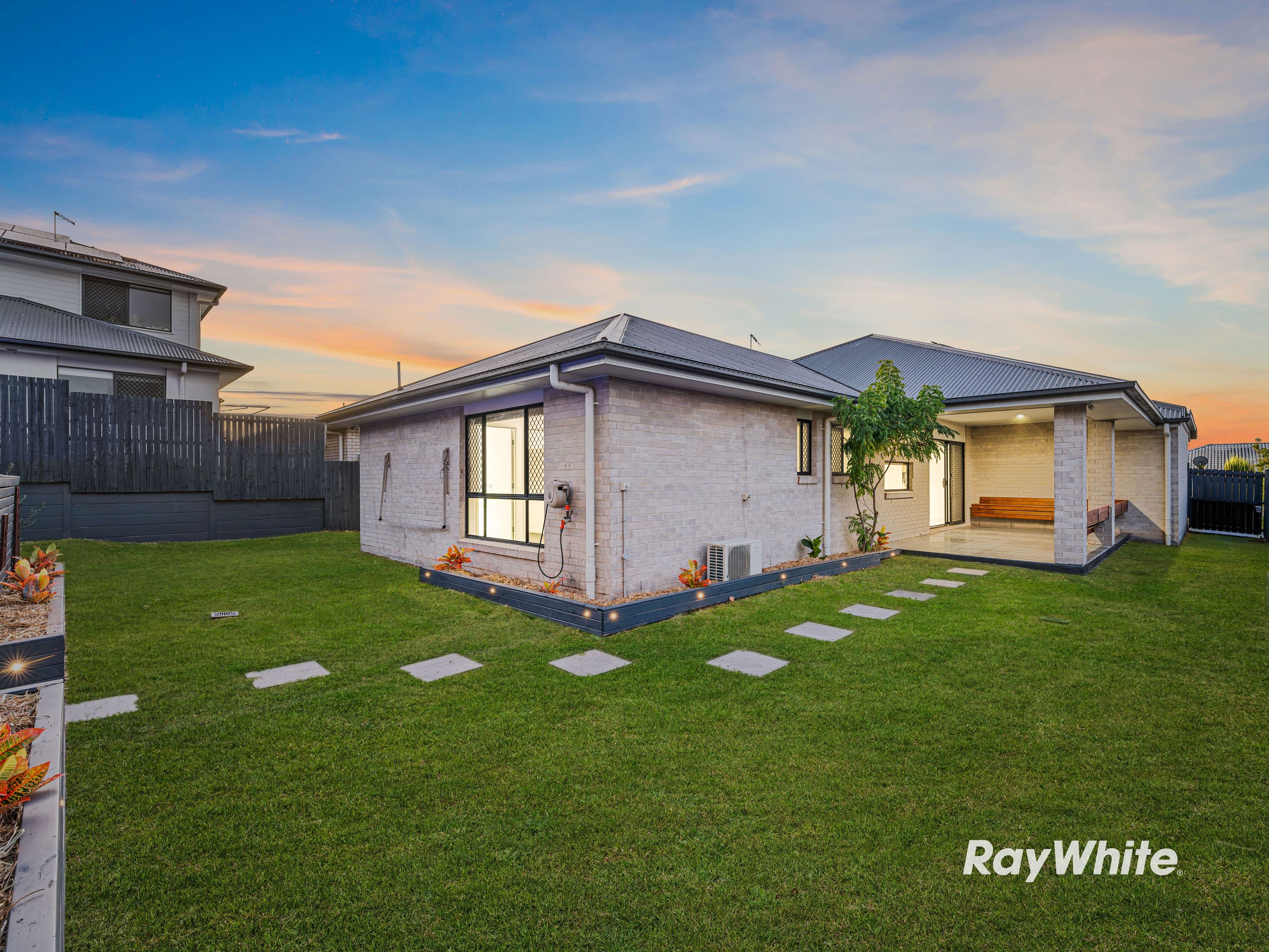 8 Mount Huntley Street, Park Ridge QLD 4125, Park Ridge - Thumbnail 3