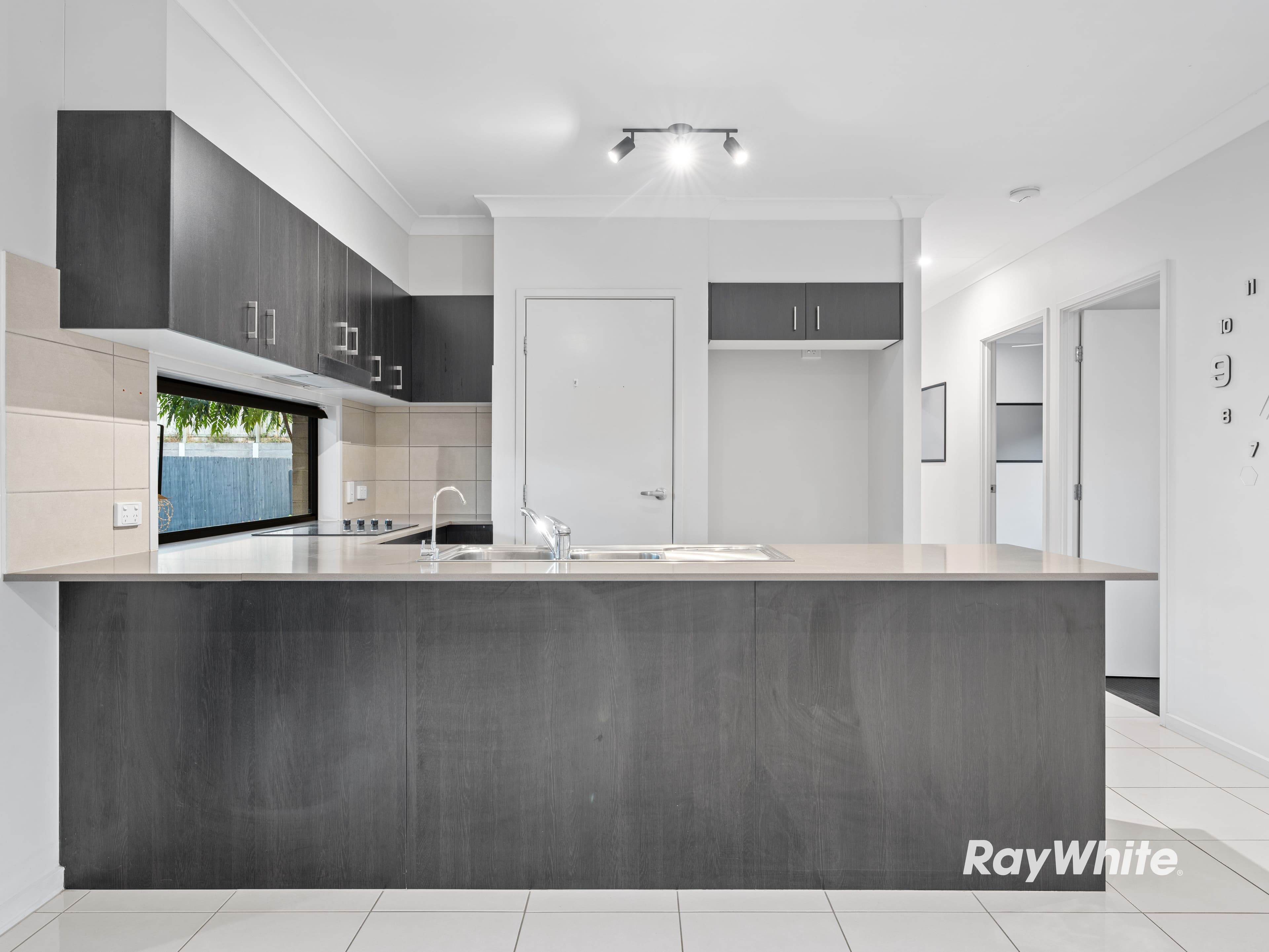 8 Mount Huntley Street, Park Ridge QLD 4125, Park Ridge - Thumbnail 5