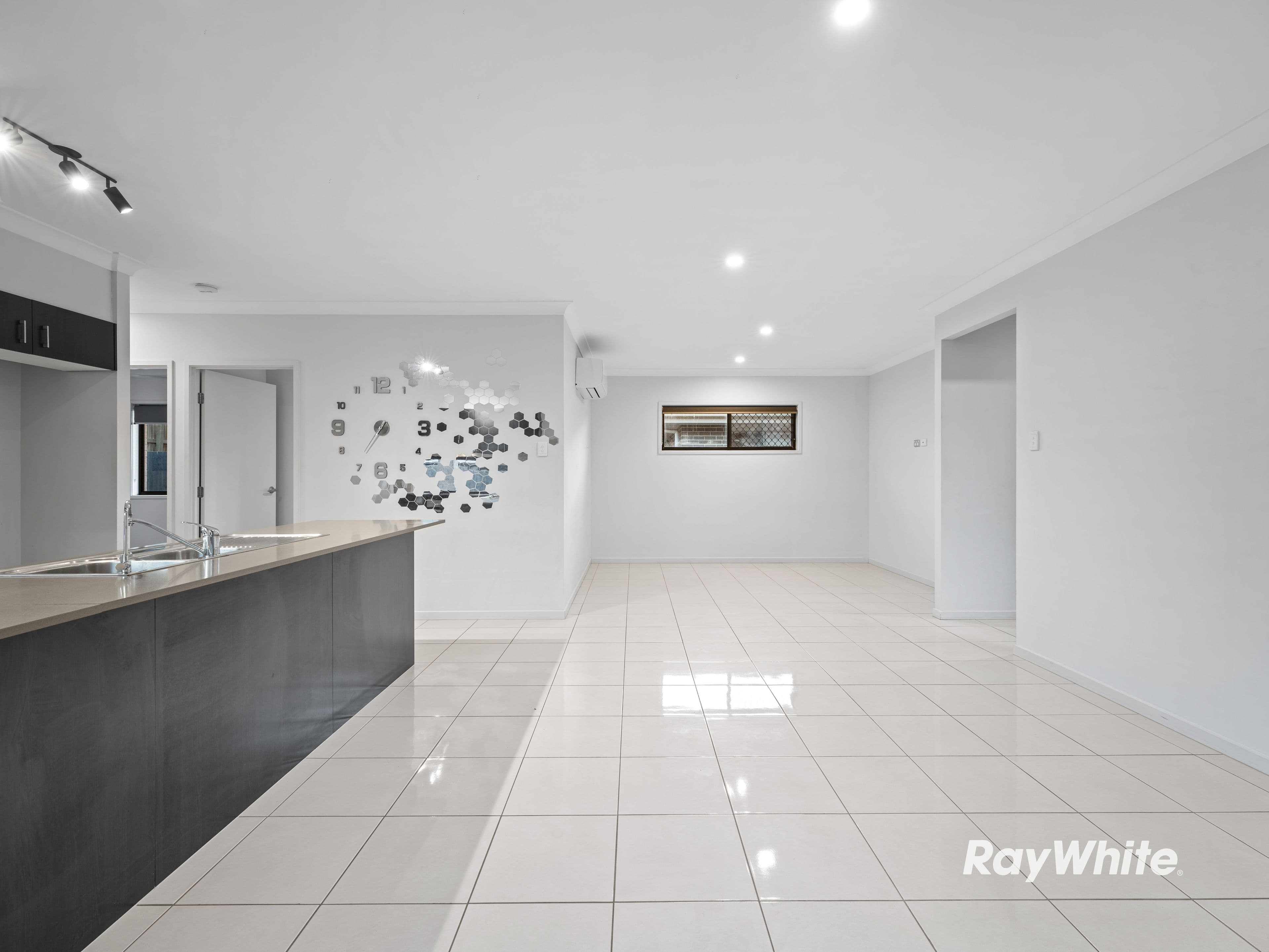8 Mount Huntley Street, Park Ridge QLD 4125, Park Ridge - Thumbnail 7