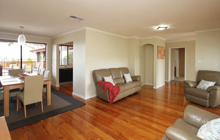 26 Tallow Wood Drive, GREENSBOROUGH VIC 3088, Greensborough - Thumbnail 2