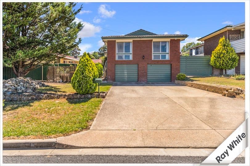 10 Ullamulla Crescent, Queanbeyan NSW 2620, Queanbeyan - Image 1