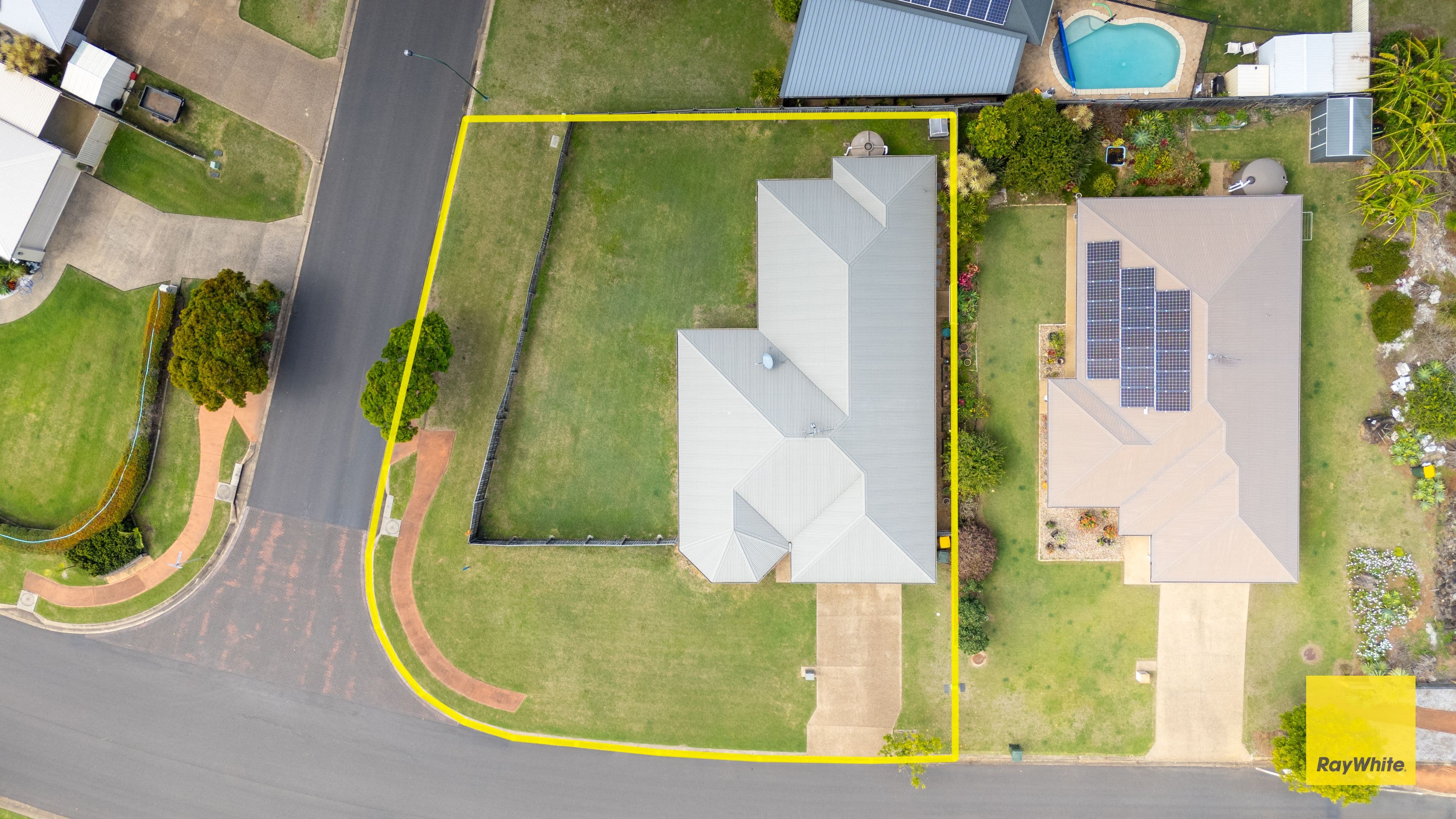 15 BISDEE Street, Coral Cove QLD 4670, Coral Cove - Thumbnail 2