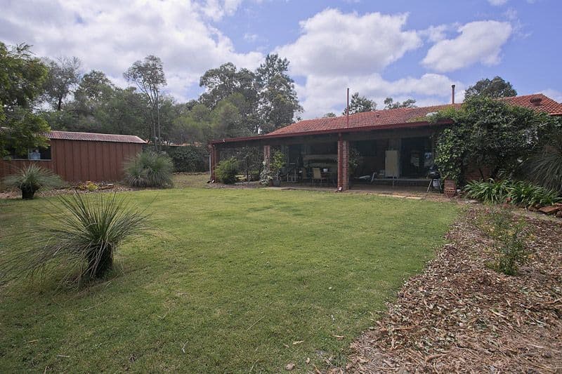 11 Warrington Road, LESMURDIE WA 6076, Lesmurdie - Thumbnail 2