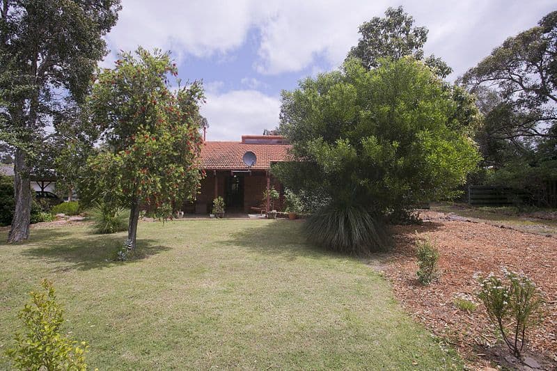 11 Warrington Road, LESMURDIE WA 6076, Lesmurdie - Thumbnail 4