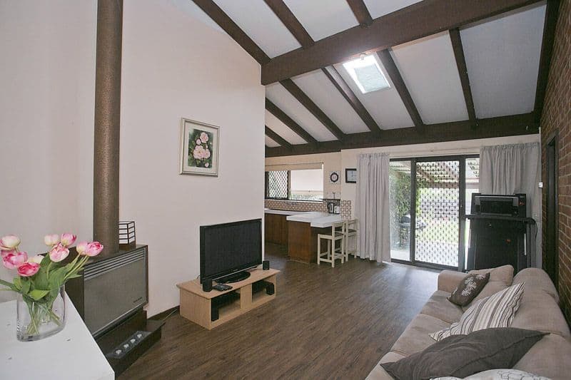 11 Warrington Road, LESMURDIE WA 6076, Lesmurdie - Thumbnail 8