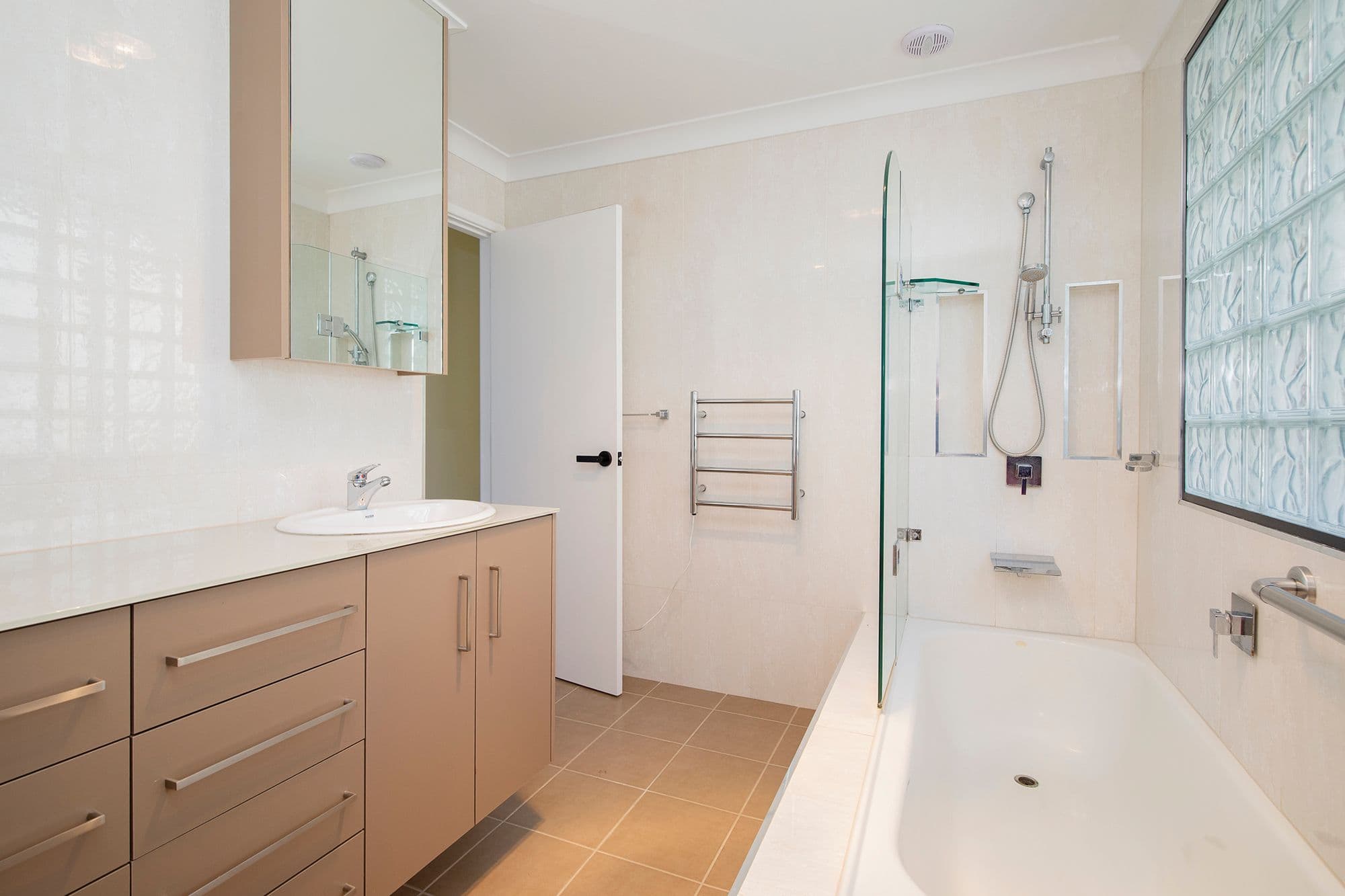 31 Kingsway Avenue, Rankin Park NSW 2287, Rankin Park - Thumbnail 6