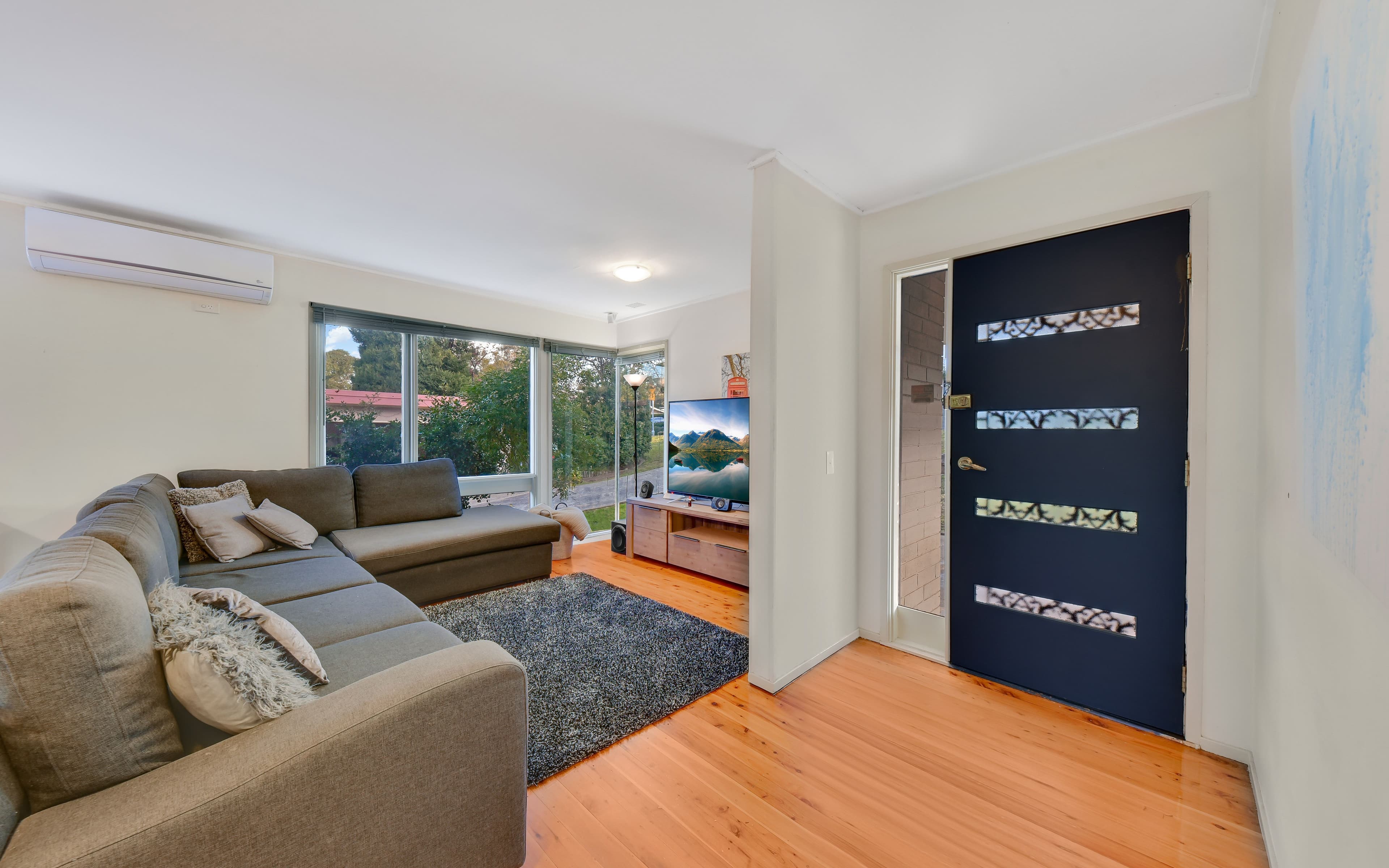 21 Lawn Avenue, Bradbury NSW 2560, Bradbury - Thumbnail 2