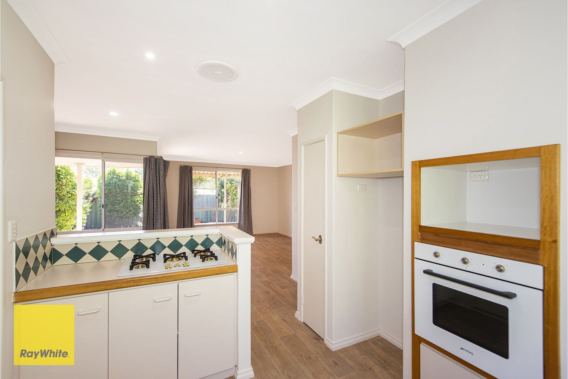 31 Railway Road, Kalamunda WA 6076, Kalamunda - Thumbnail 6