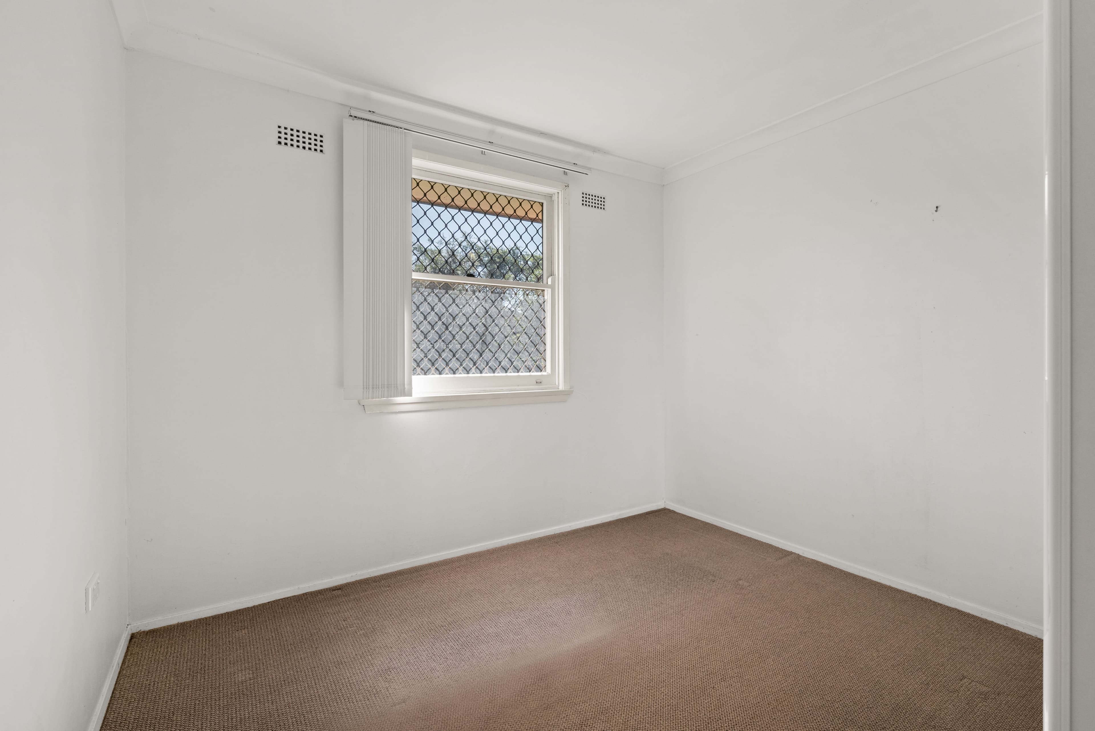 41 Hurlstone Avenue, Glenfield NSW 2167, Glenfield - Thumbnail 7