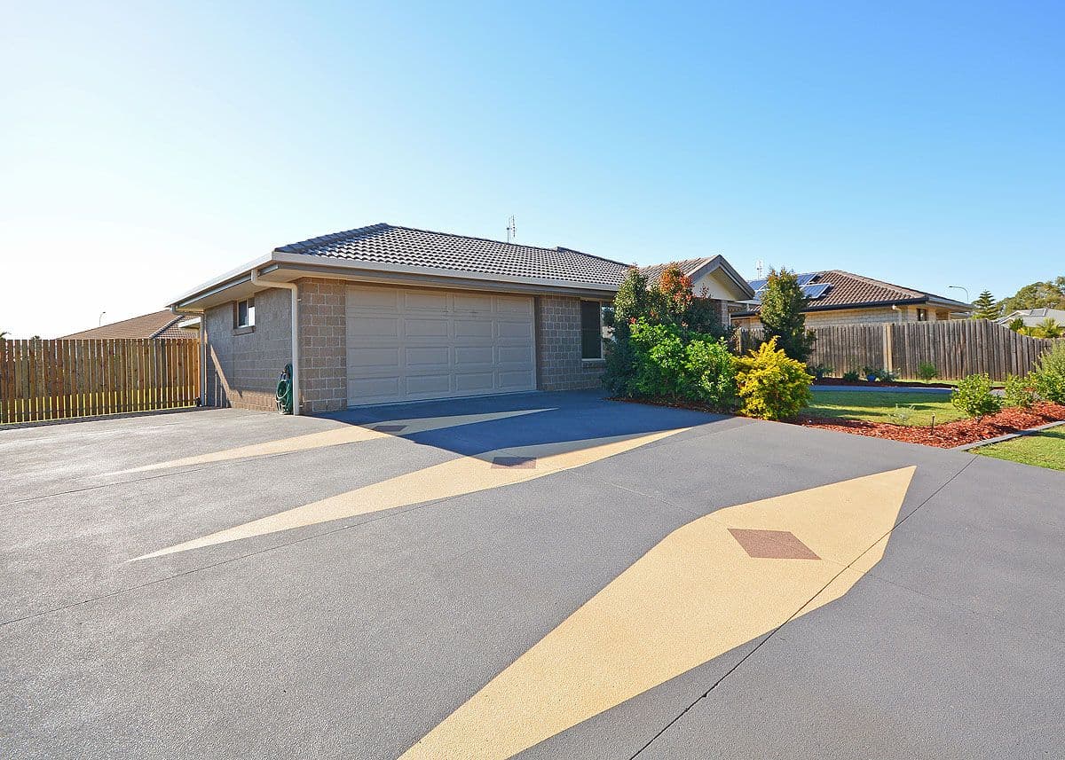 27 Spinnaker Drive, Point Vernon QLD 4655, Point Vernon - Thumbnail 4