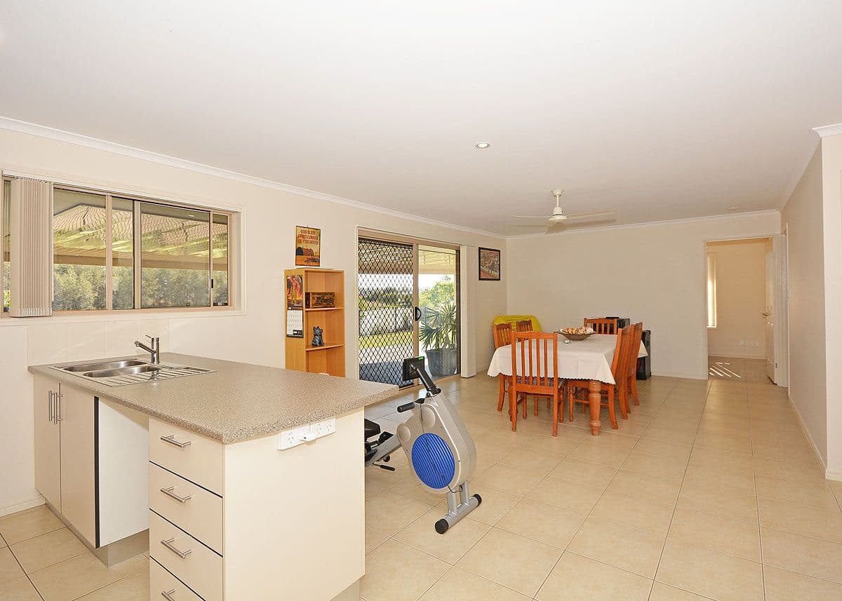 27 Spinnaker Drive, Point Vernon QLD 4655, Point Vernon - Thumbnail 8