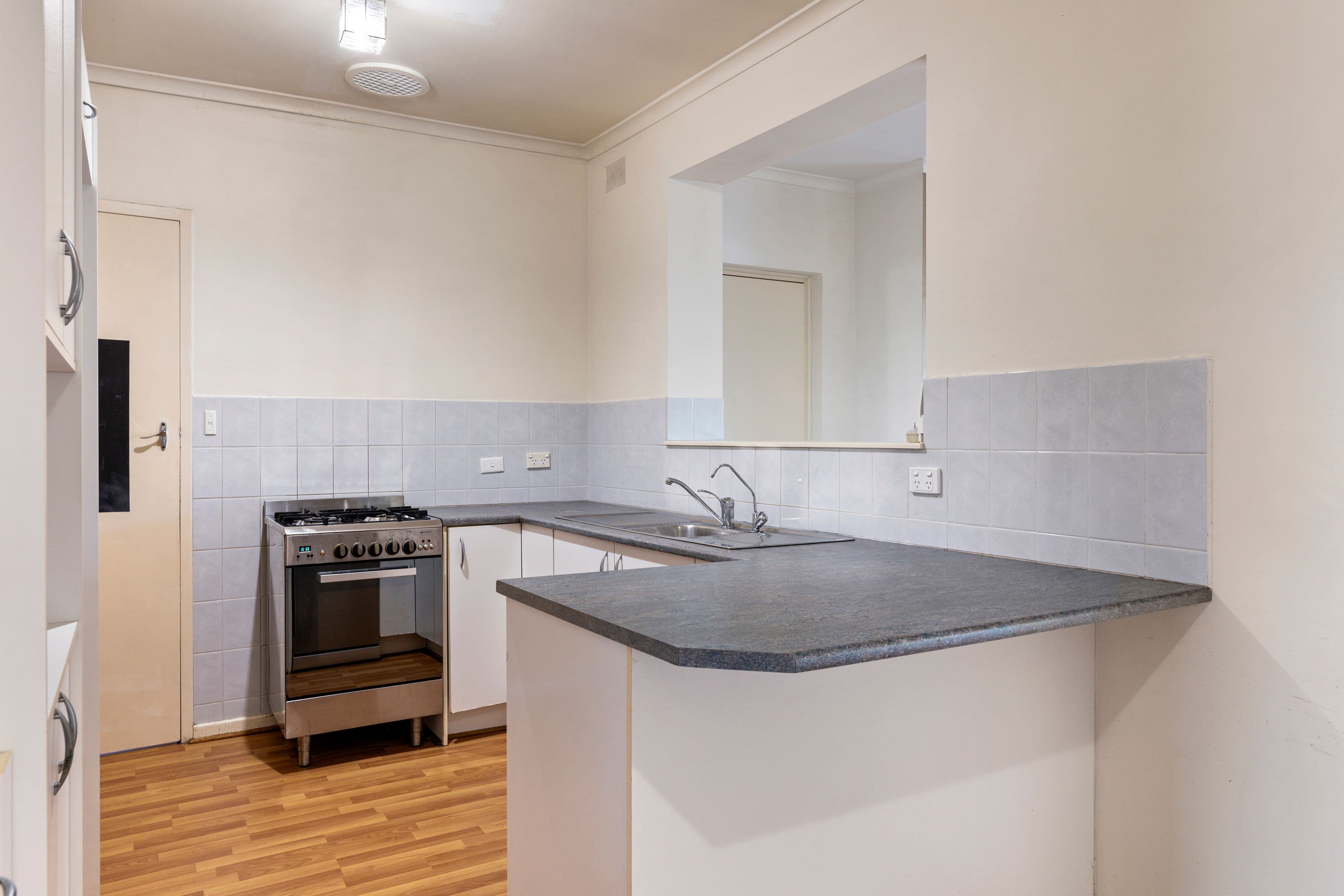 99 Nelson Road, Valley View SA 5093, Valley View - Thumbnail 2