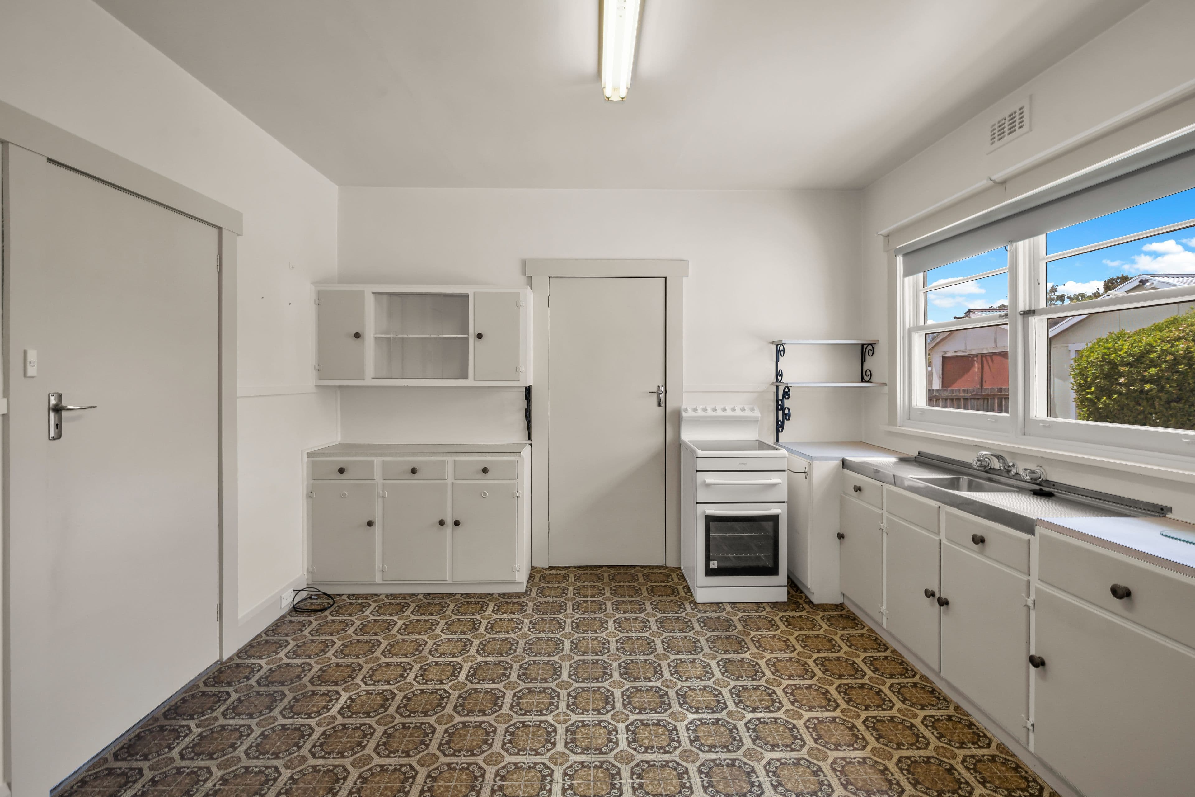 10 Calais Street, Mowbray TAS 7248, Mowbray - Thumbnail 3